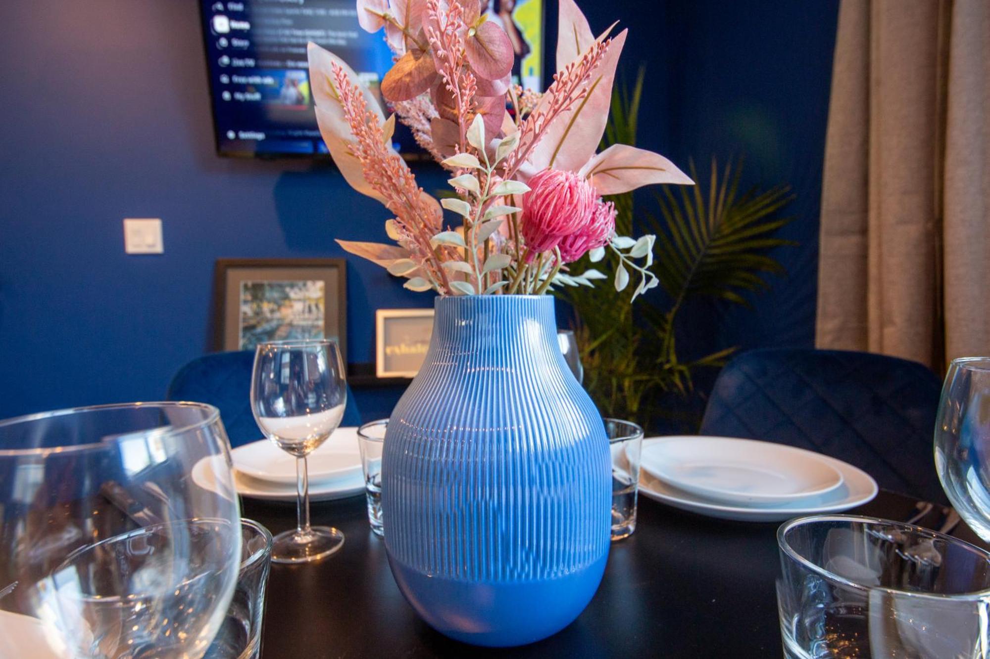 Villa Spacious Luxury In The Heart Of La! Free Parking And Jacuzzi