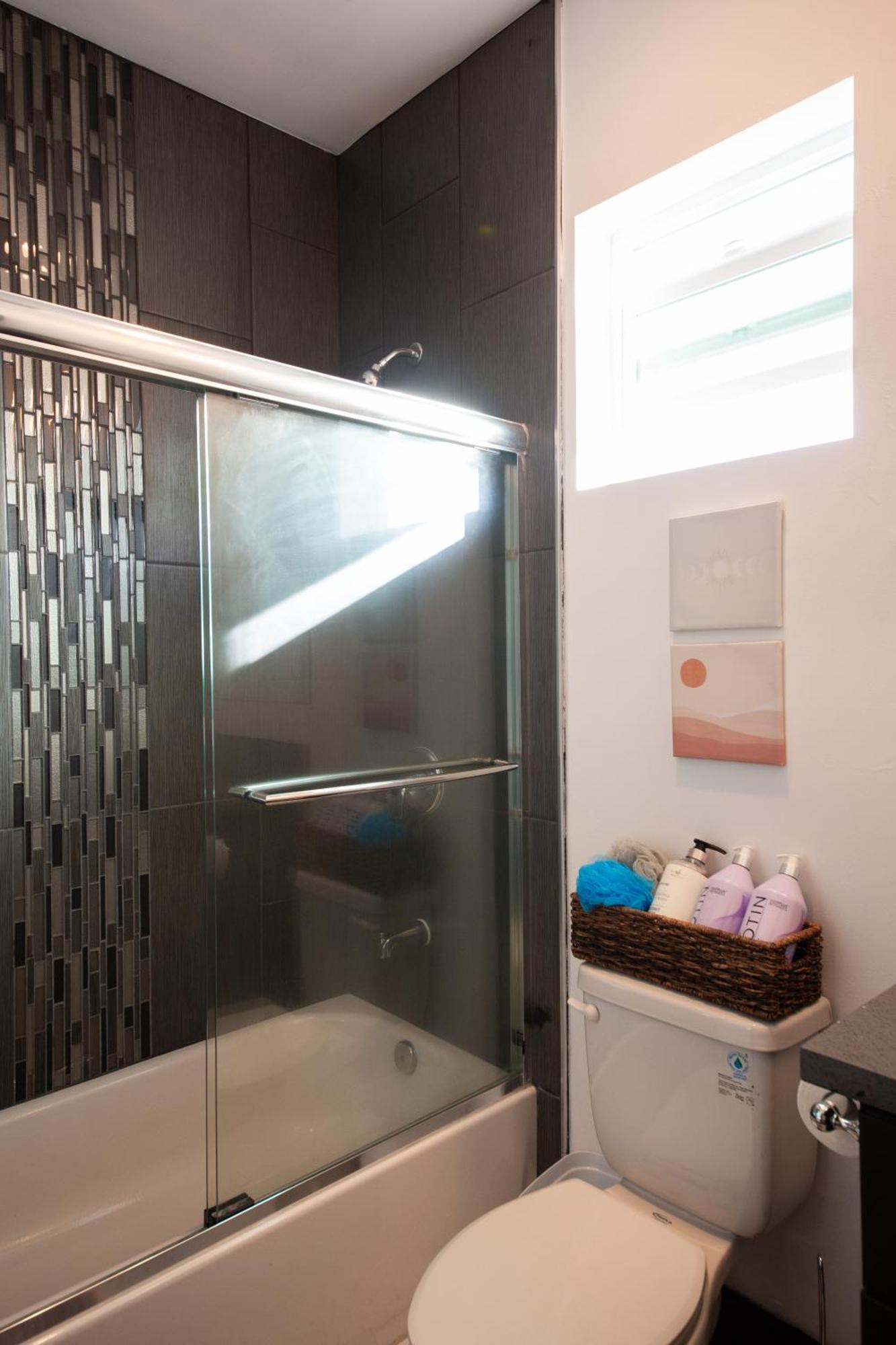 Villa Spacious Luxury In The Heart Of La! Free Parking And Jacuzzi *