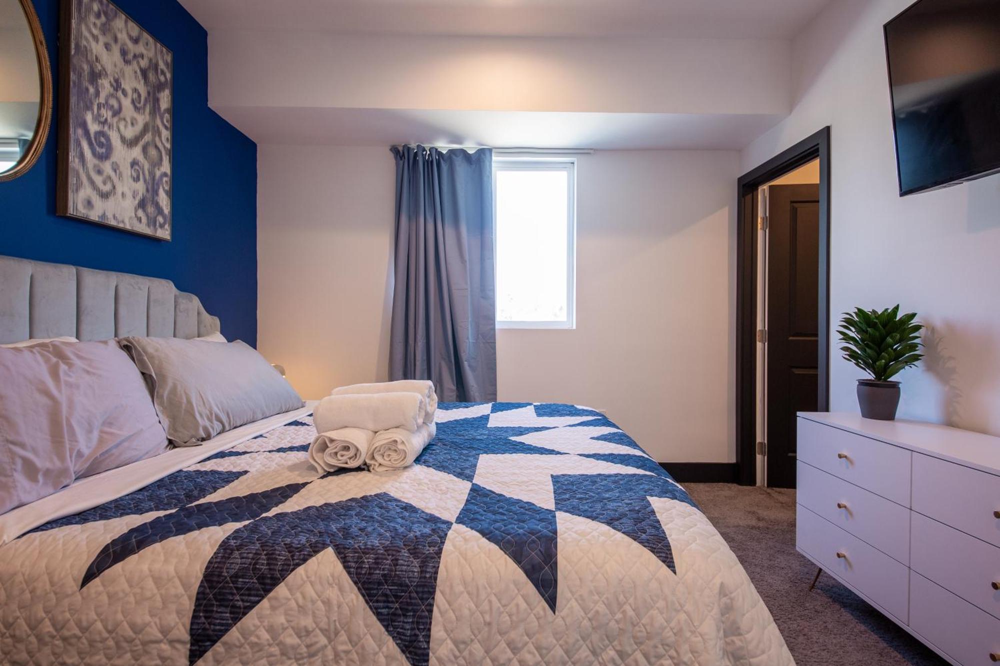 Villa Spacious Luxury In The Heart Of La! Free Parking And Jacuzzi *