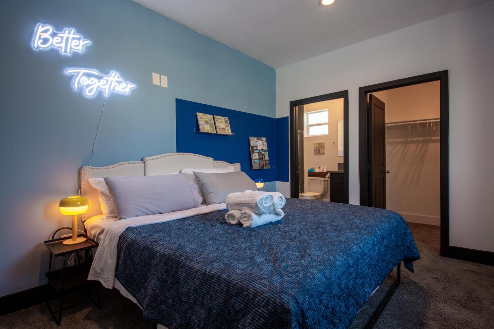Spacious Luxury In The Heart Of La! Free Parking And Jacuzzi