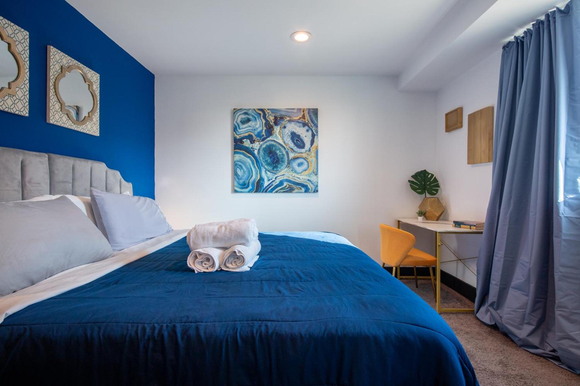 Villa Spacious Luxury In The Heart Of La! Free Parking And Jacuzzi