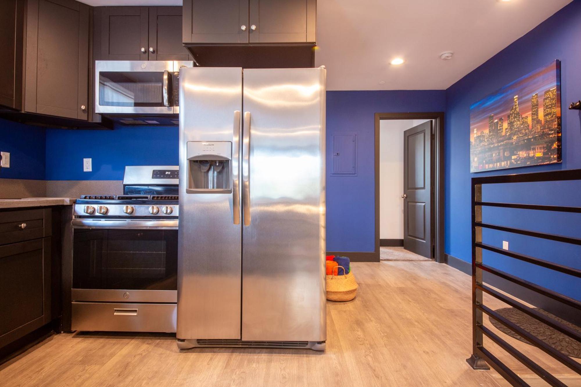 Spacious Luxury In The Heart Of La! Free Parking And Jacuzzi Villa Los Angeles