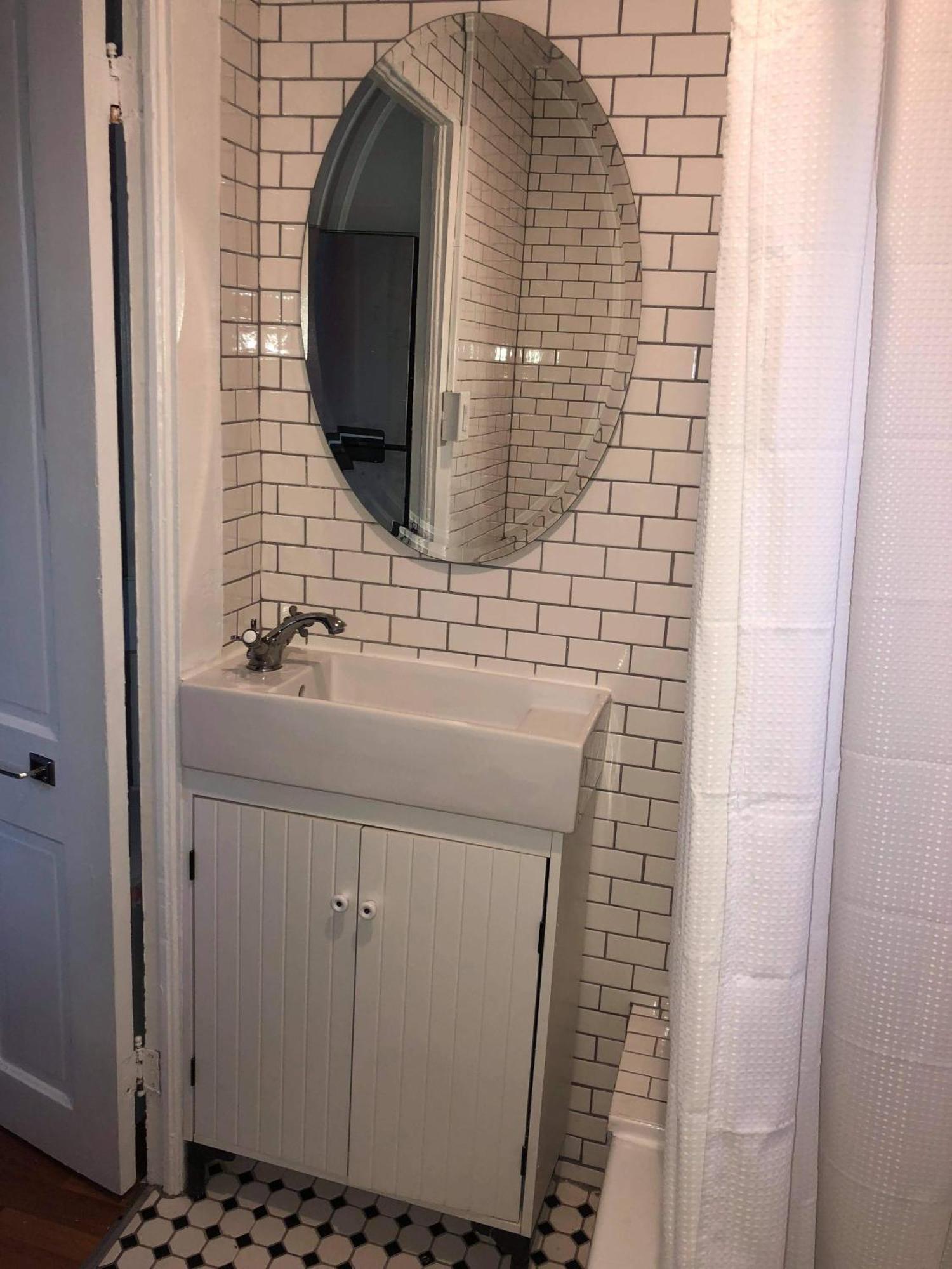 Urban Oasis With Private Laundry: Steps From Dtla *