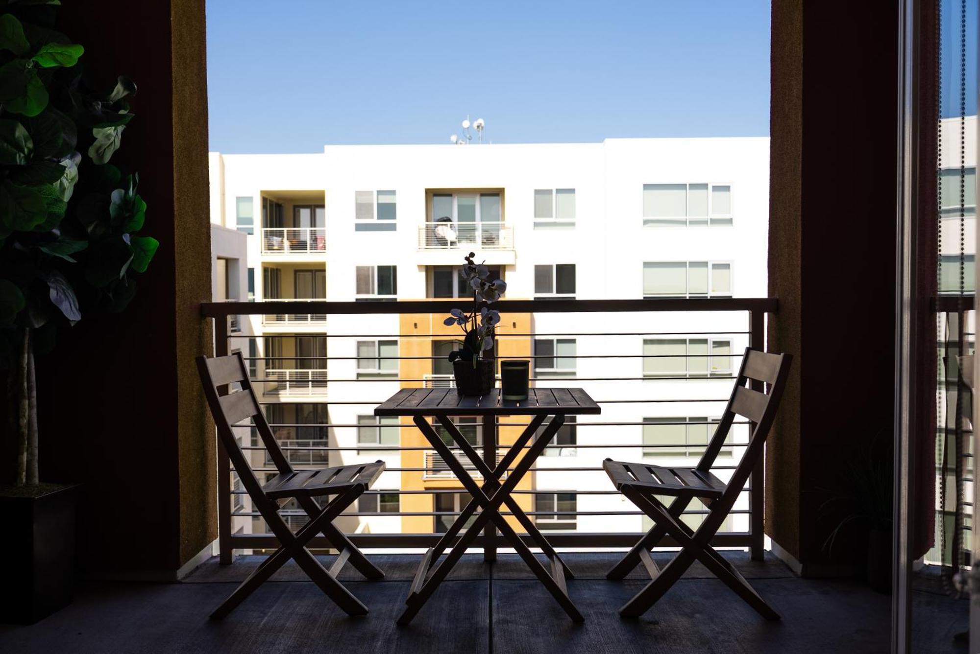 One Bedroom With View * Los Angeles