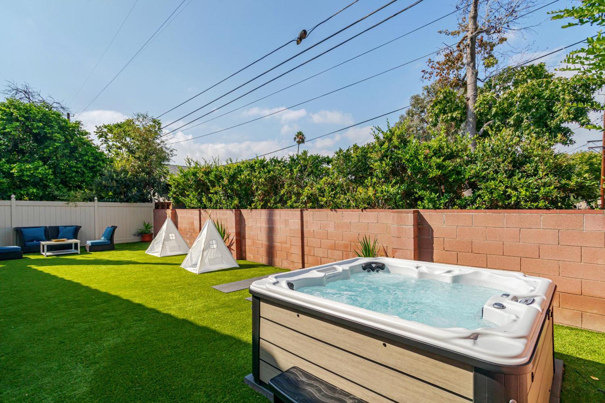 Regal 4 Bed With Hot Tub Close To Universal Sleeps 15 Holiday home