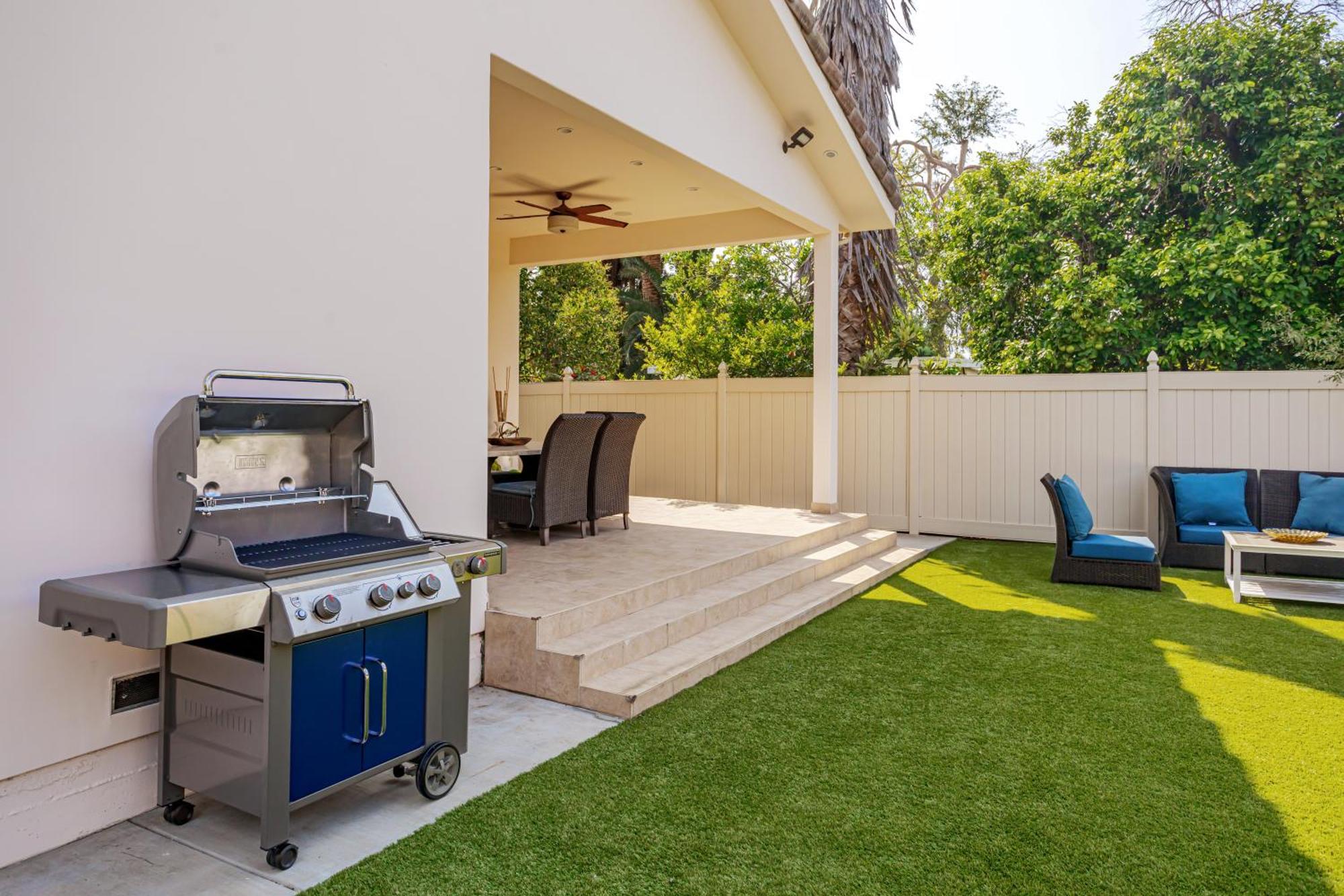 Regal 4 Bed With Hot Tub Close To Universal Sleeps 15 Holiday home Los Angeles