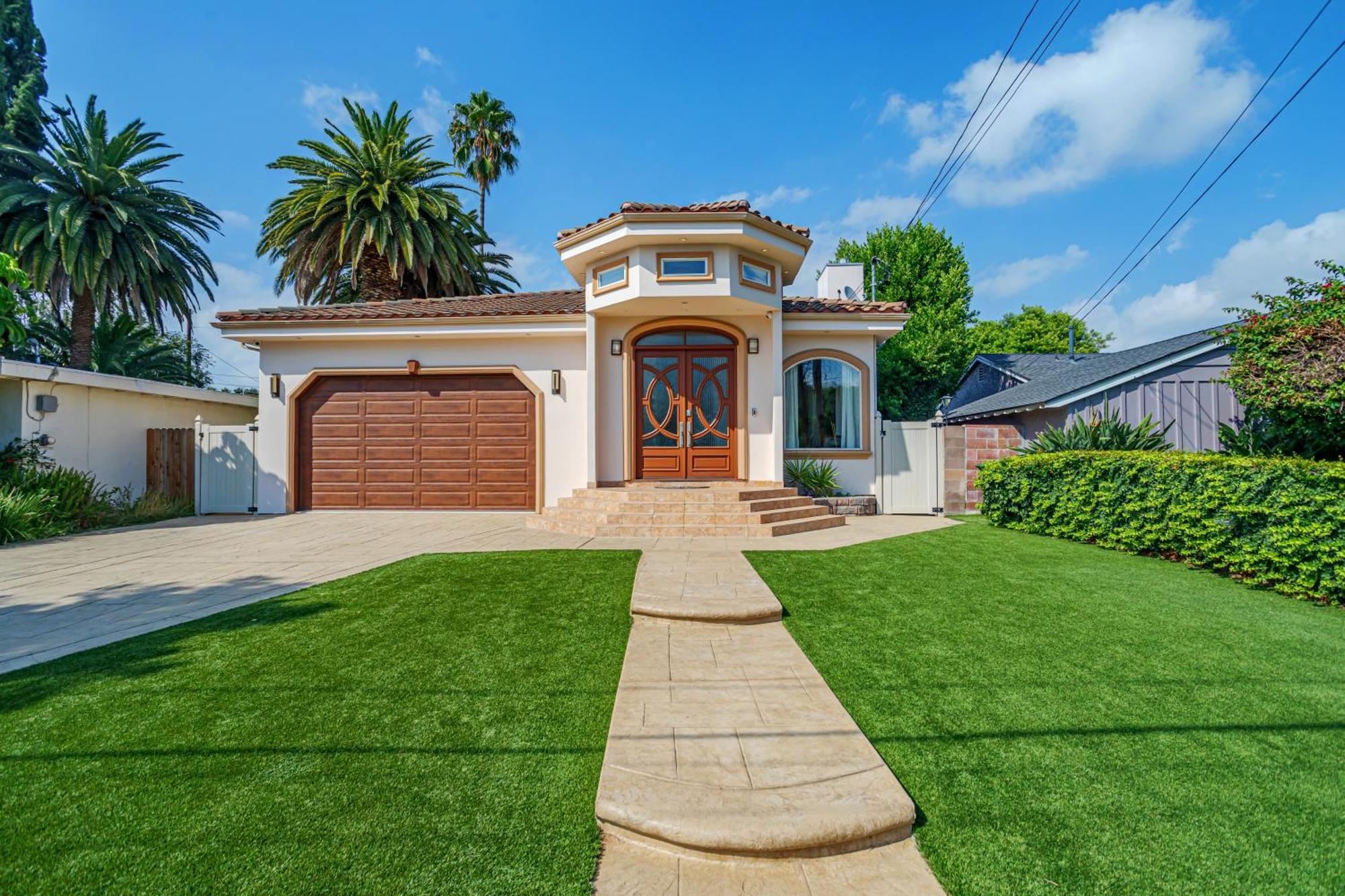 Regal 4 Bed With Hot Tub Close To Universal Sleeps 15 Los Angeles