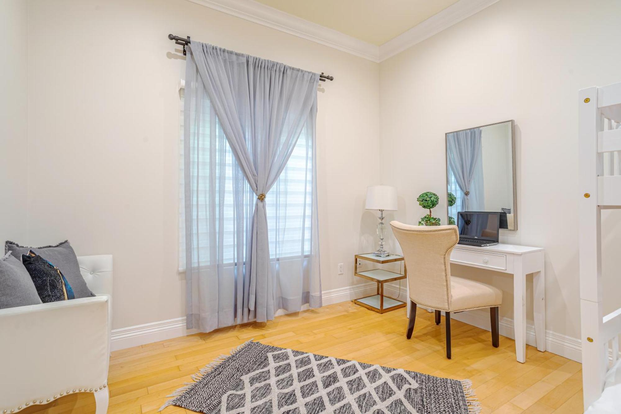 Regal 4 Bed With Hot Tub Close To Universal Sleeps 15 * Los Angeles