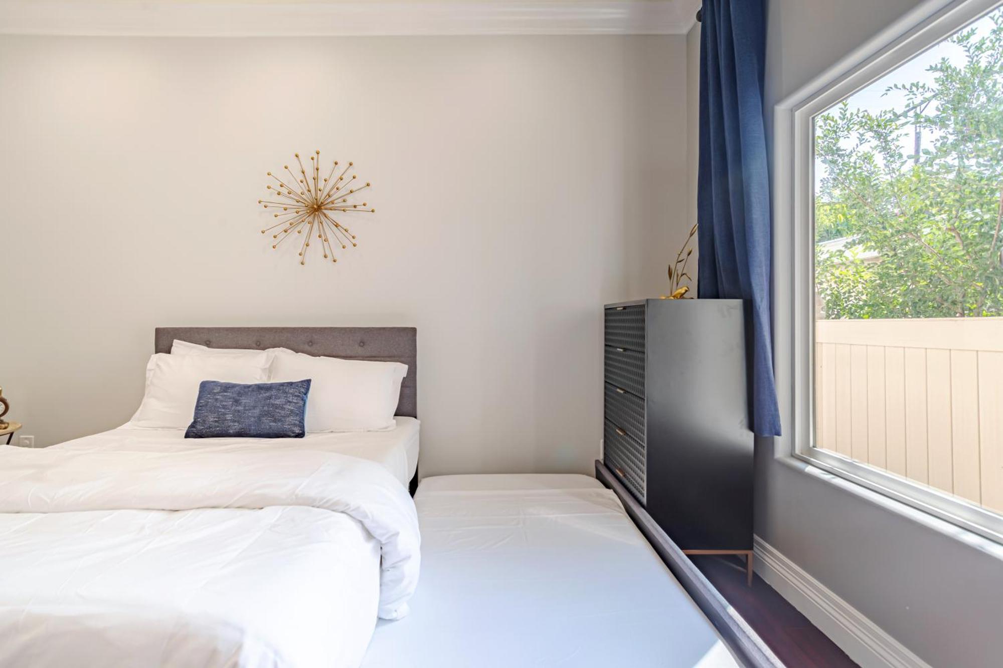Regal 4 Bed With Hot Tub Close To Universal Sleeps 15