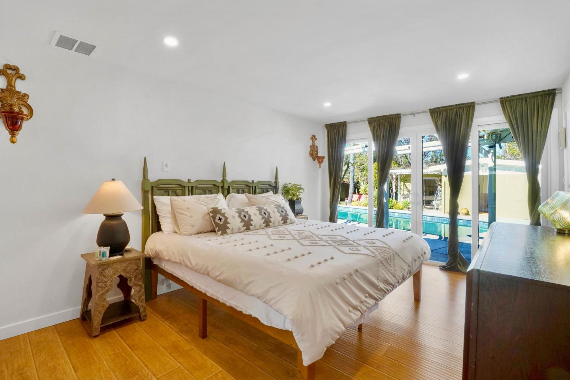 Villa La - Newly Designed 4br With Pool & By Topanga *