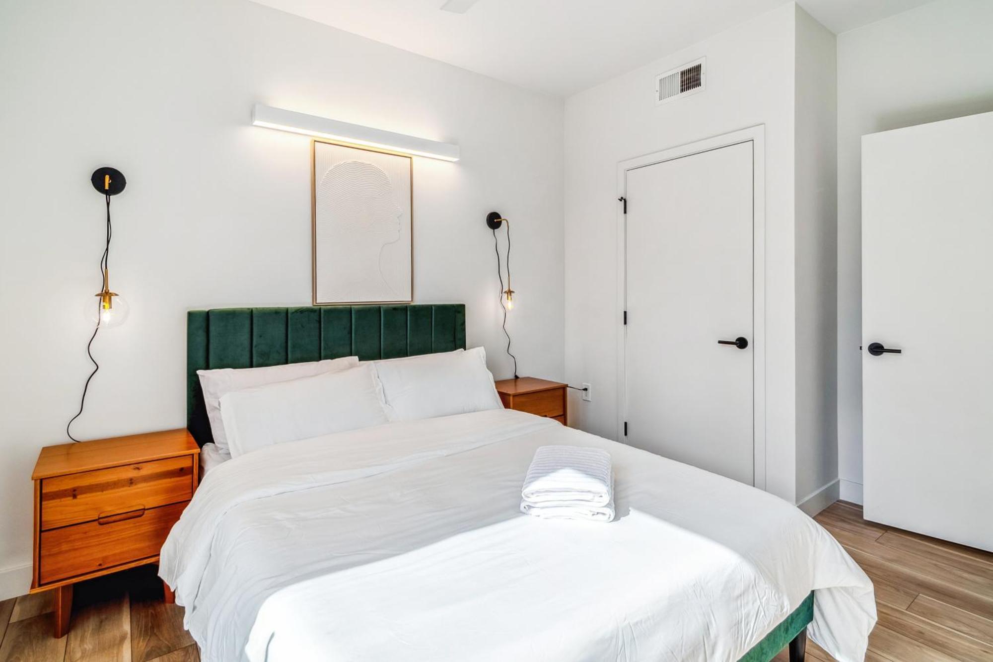 2br Luxury In Culver City, Free Parking, Pool, Gym * Los Angeles