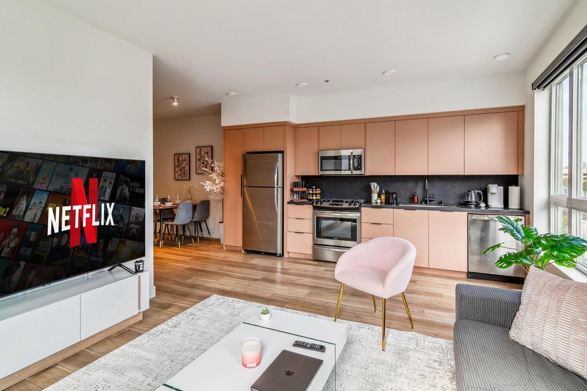 Apartment 2br Luxury In Culver City, Free Parking, Pool, Gym