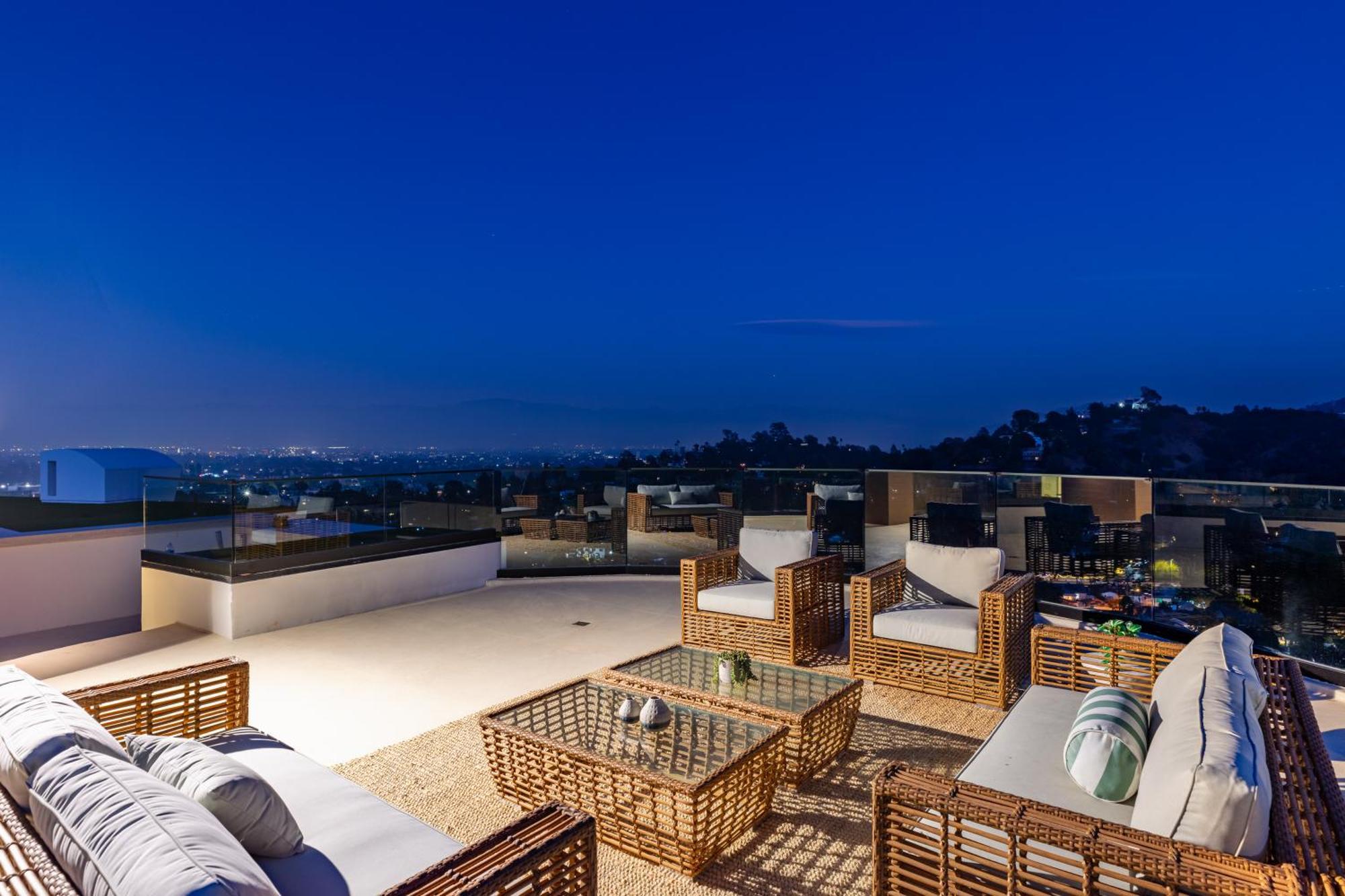 Woodhill Canyon Apartment Los Angeles