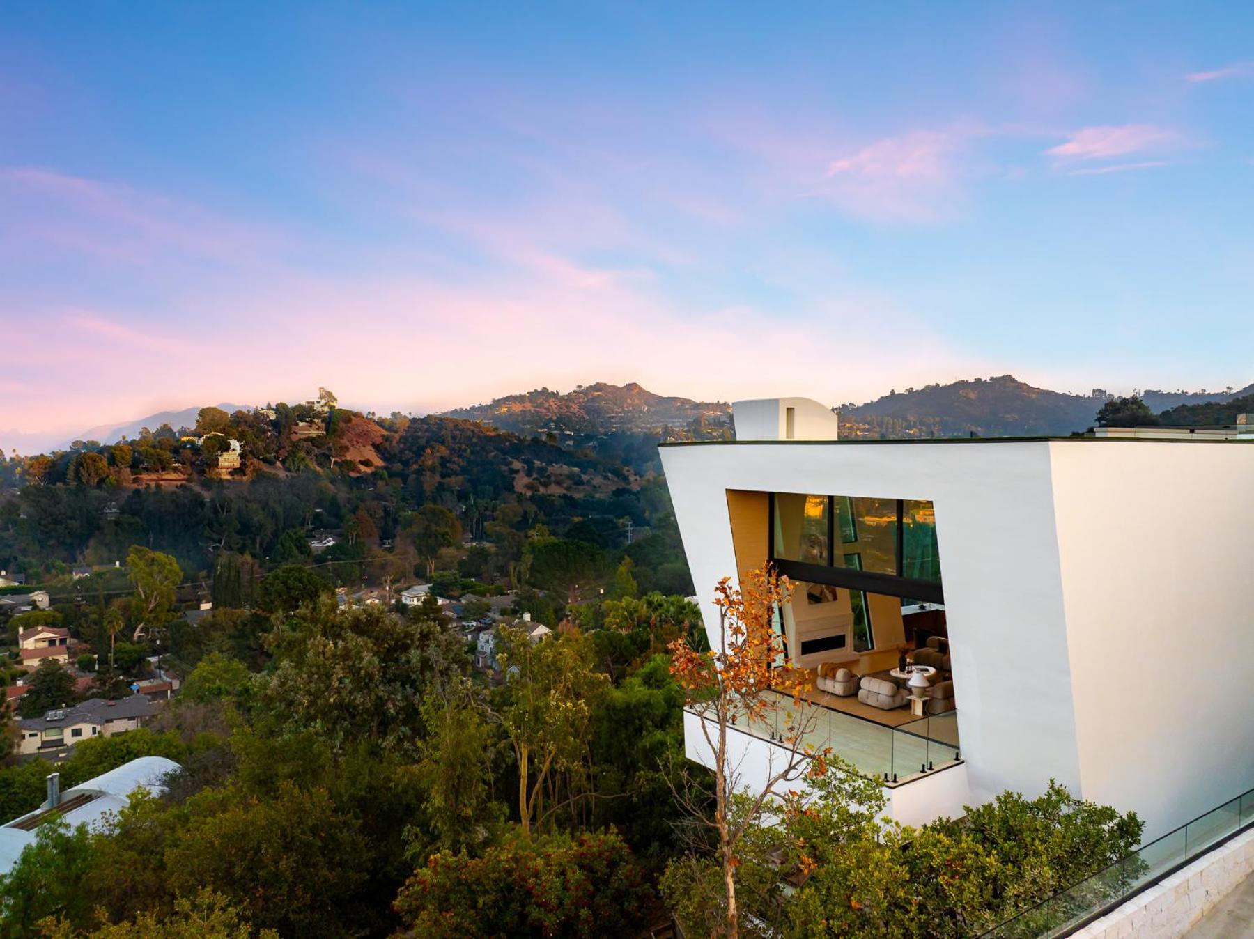 Woodhill Canyon Apartment