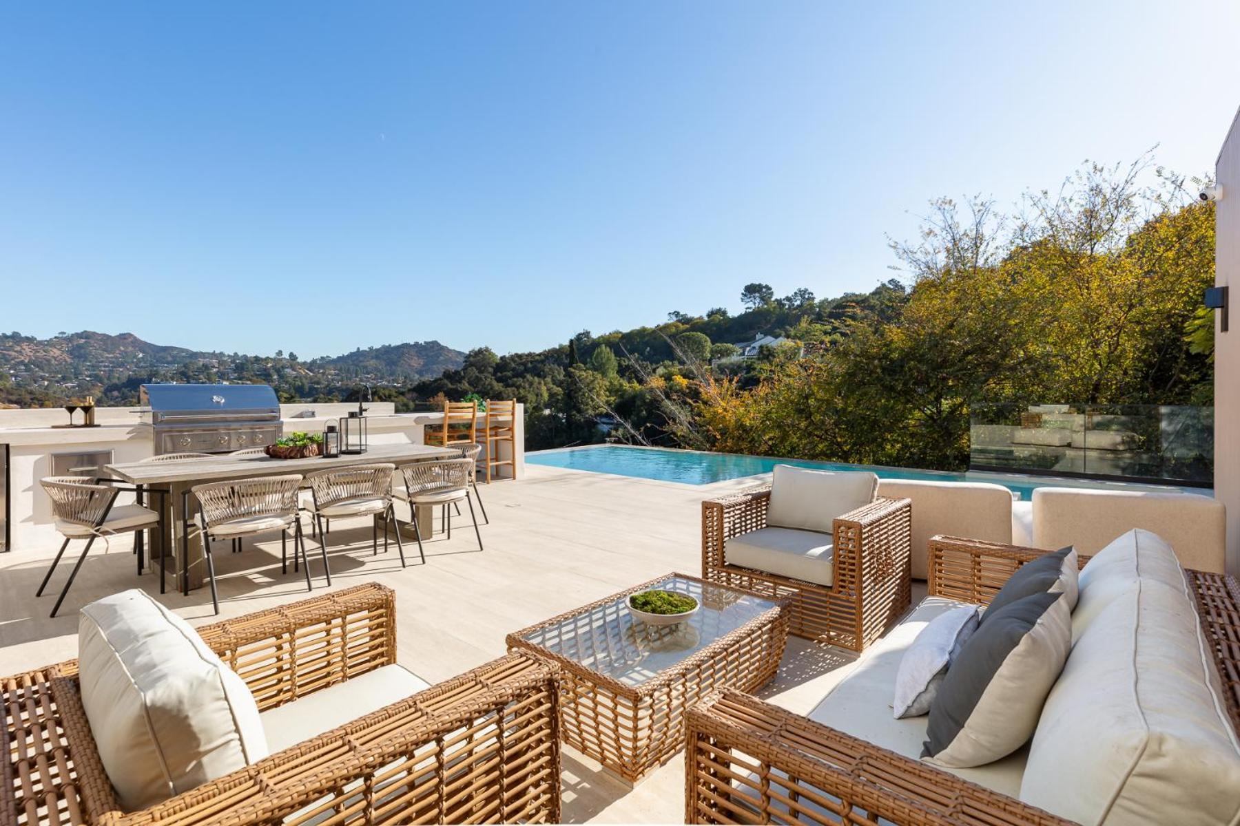 Woodhill Canyon Apartment *