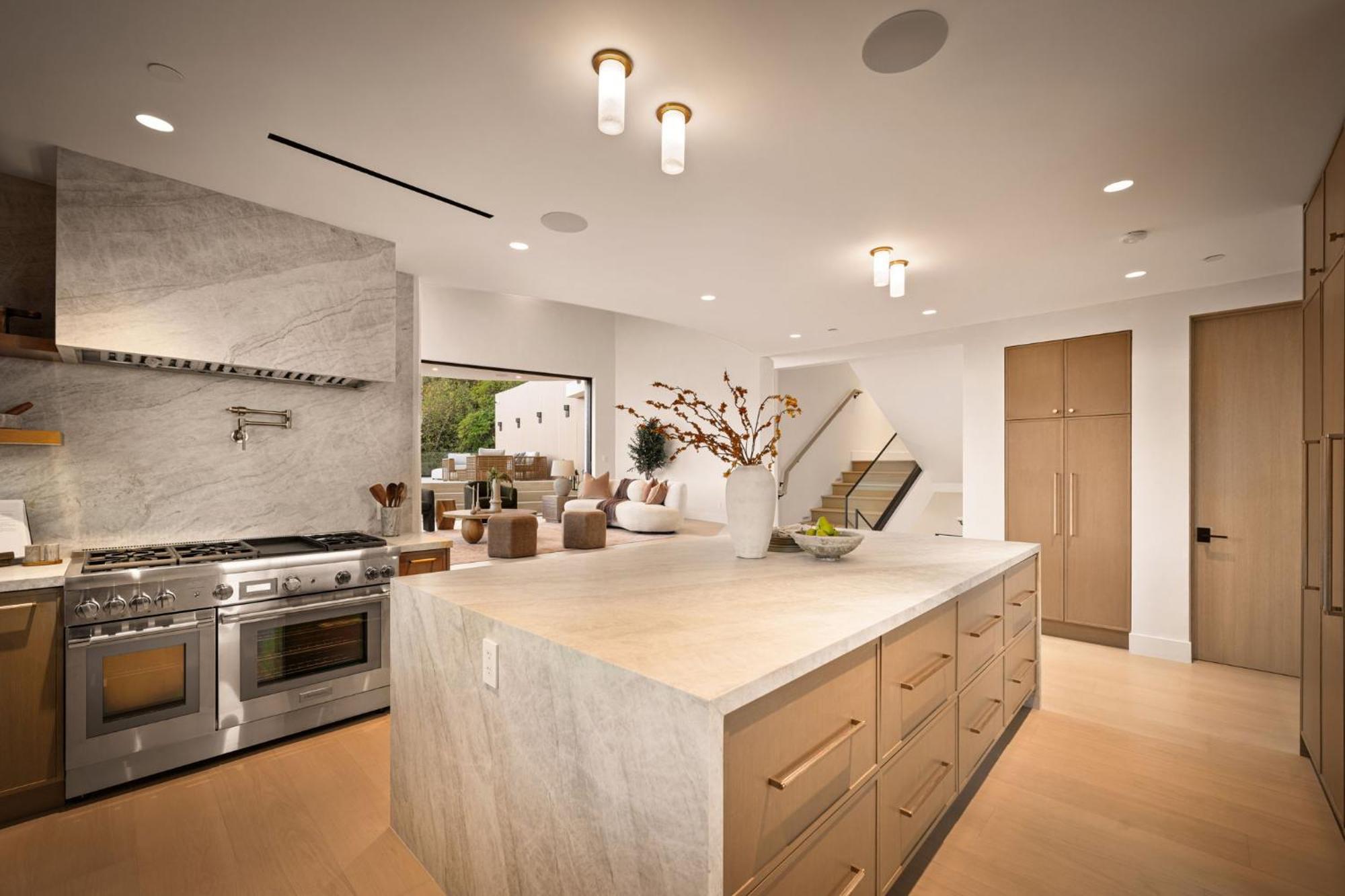 Woodhill Canyon Apartment