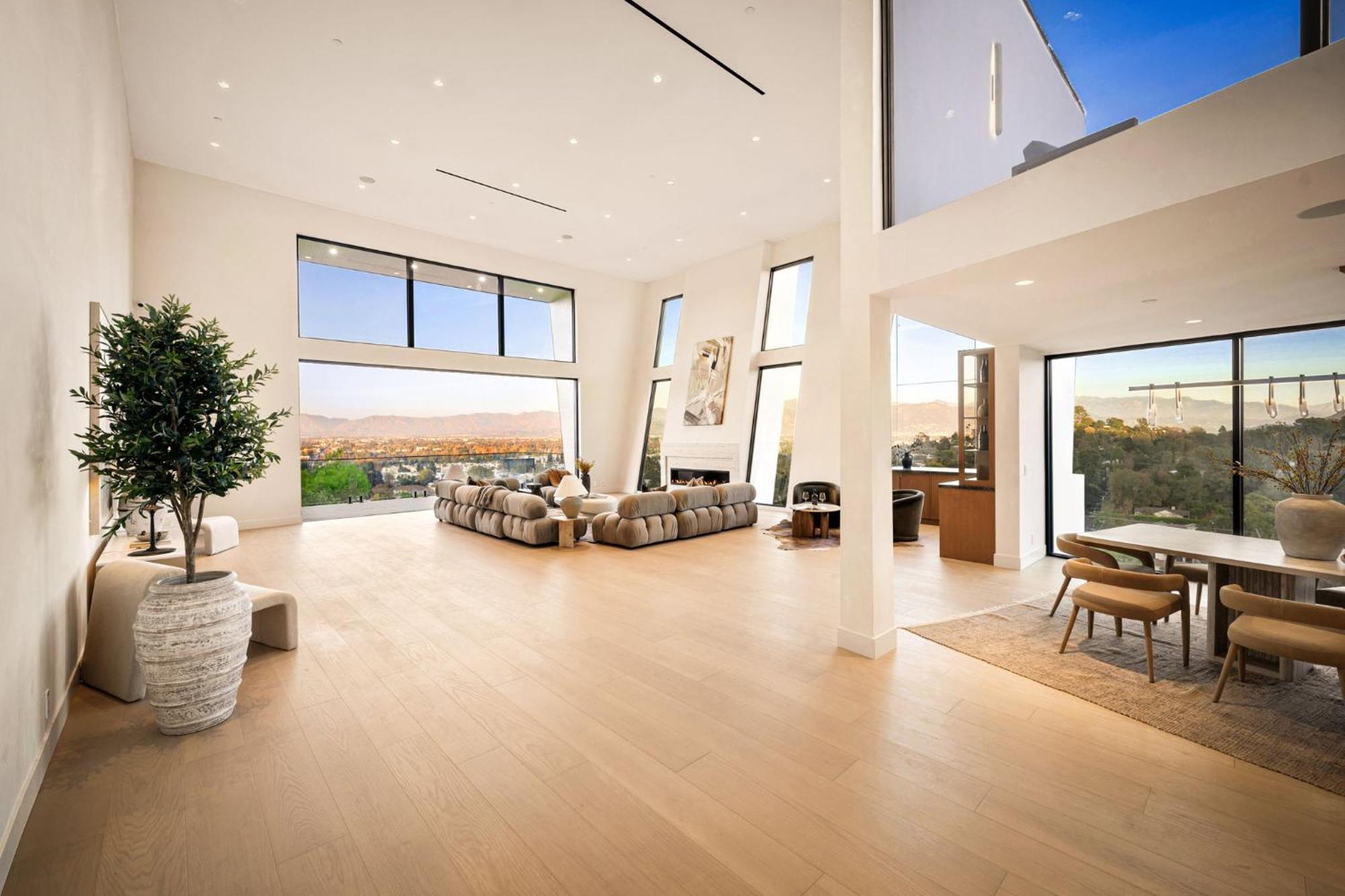 Woodhill Canyon Apartment