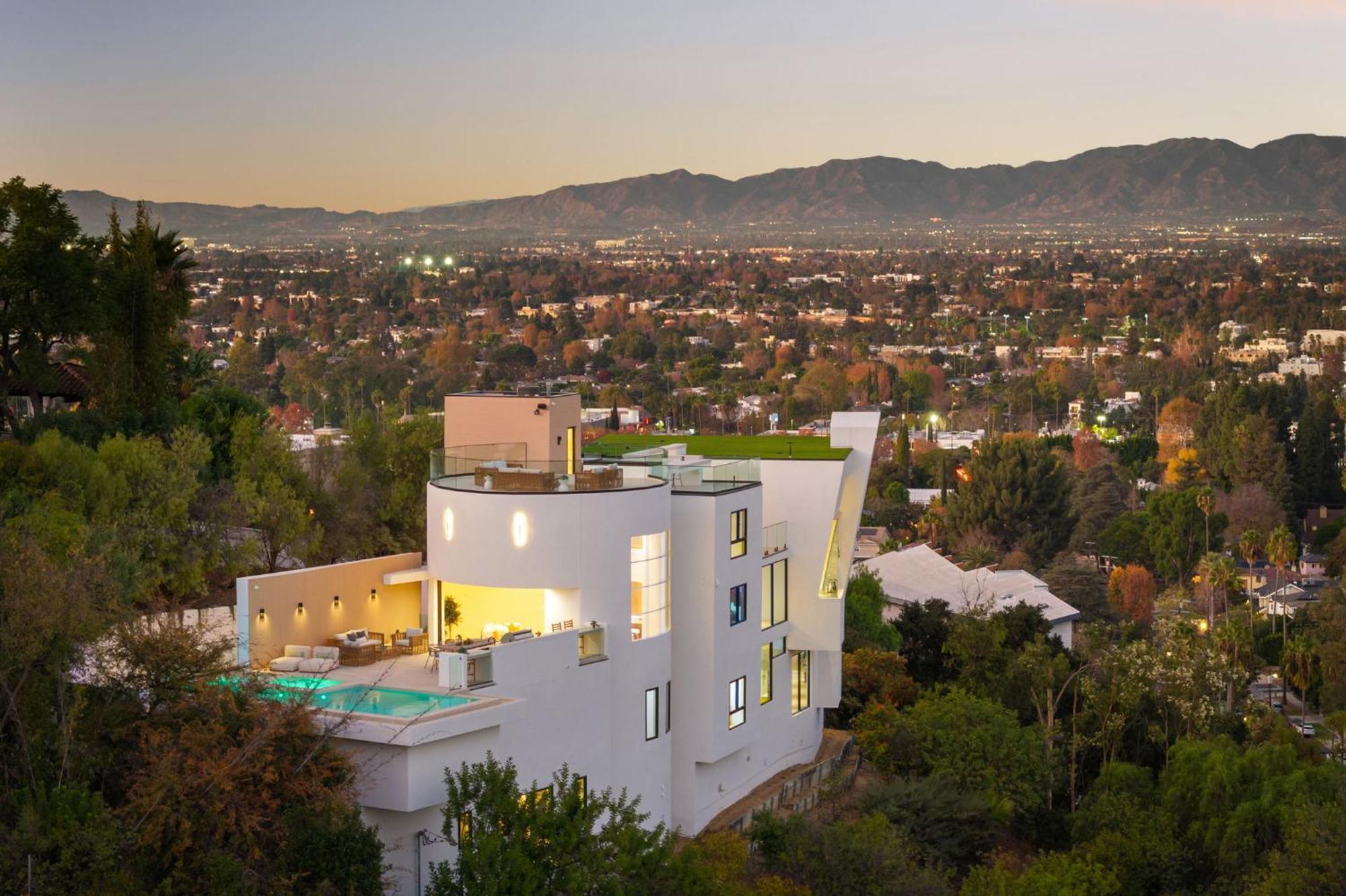 Woodhill Canyon Apartment