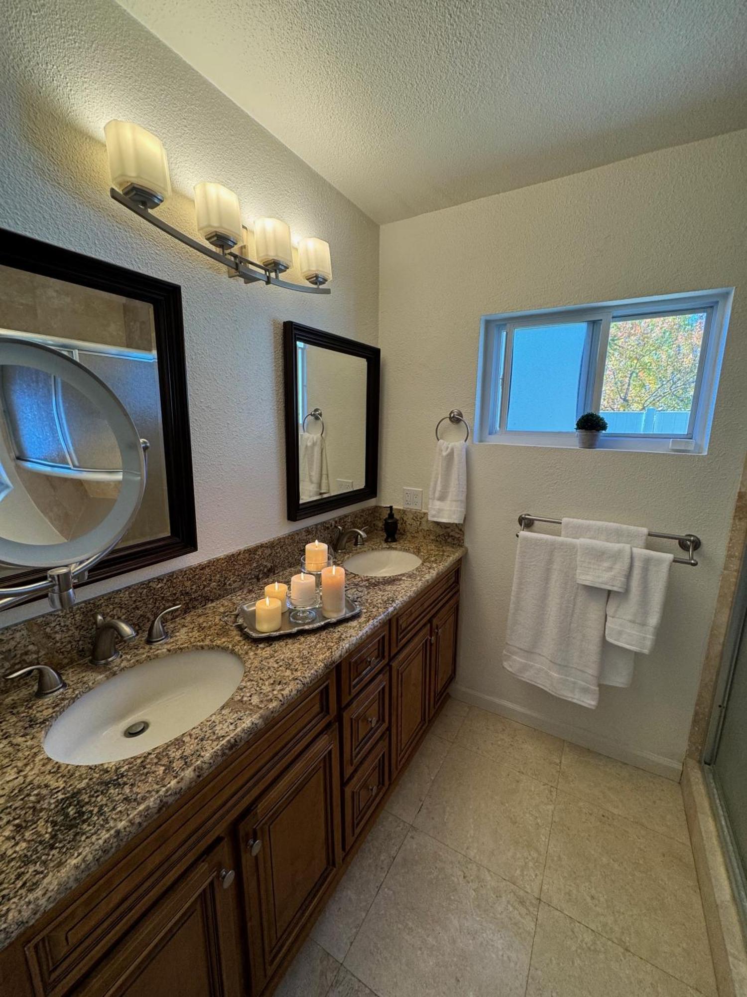 Homestay Encino Oasis