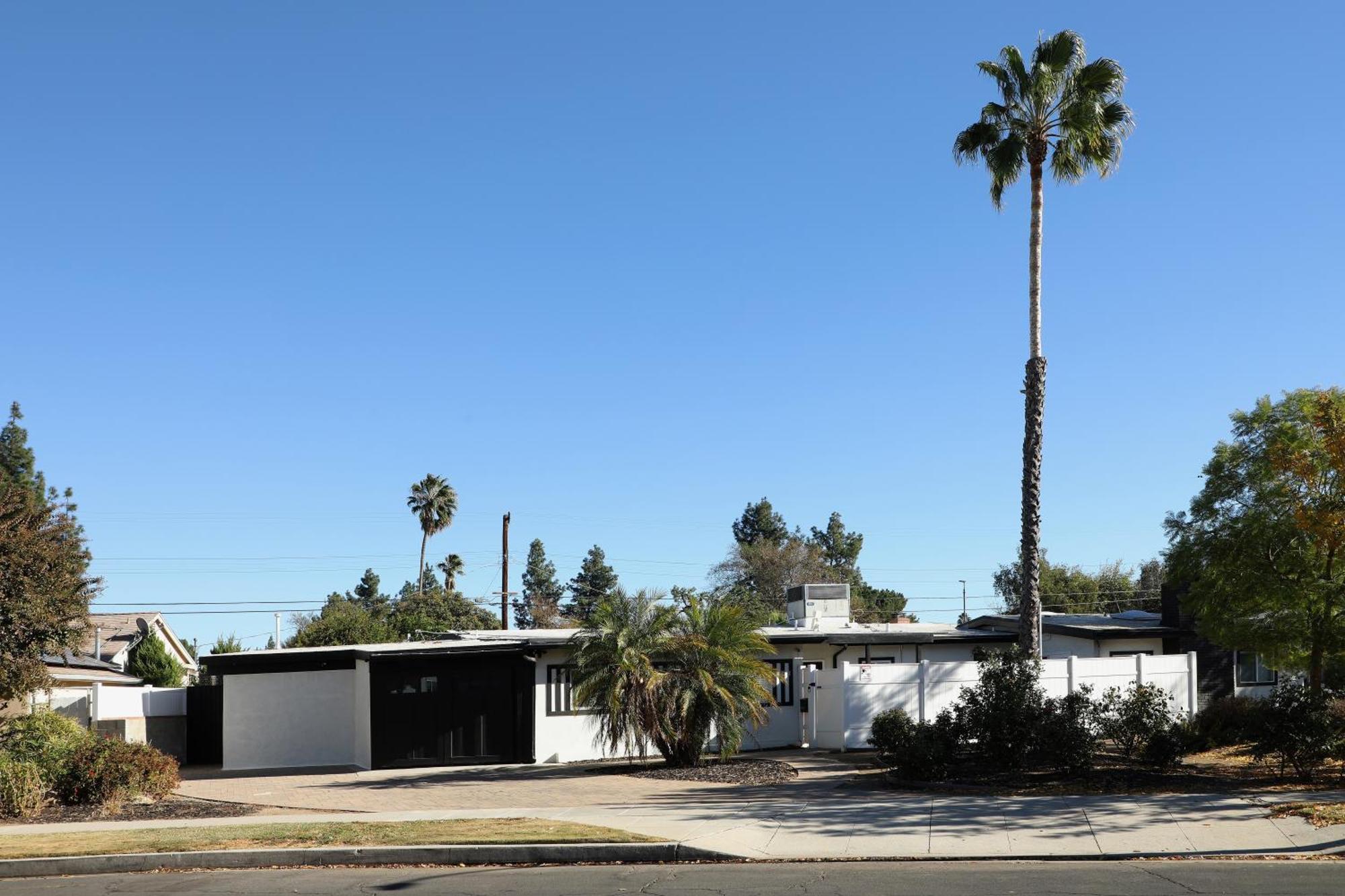 Homestay Encino Oasis