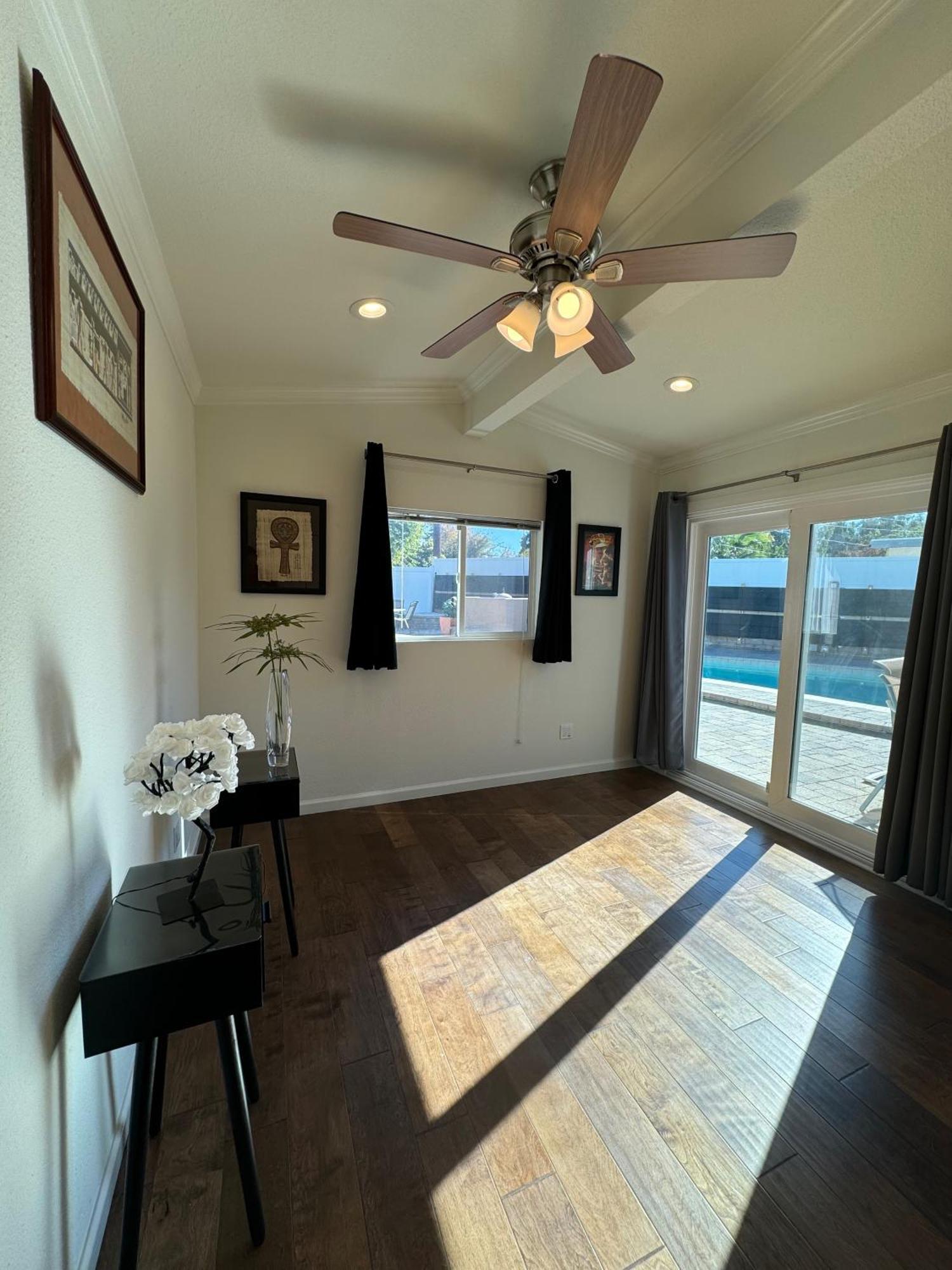 Encino Oasis Homestay