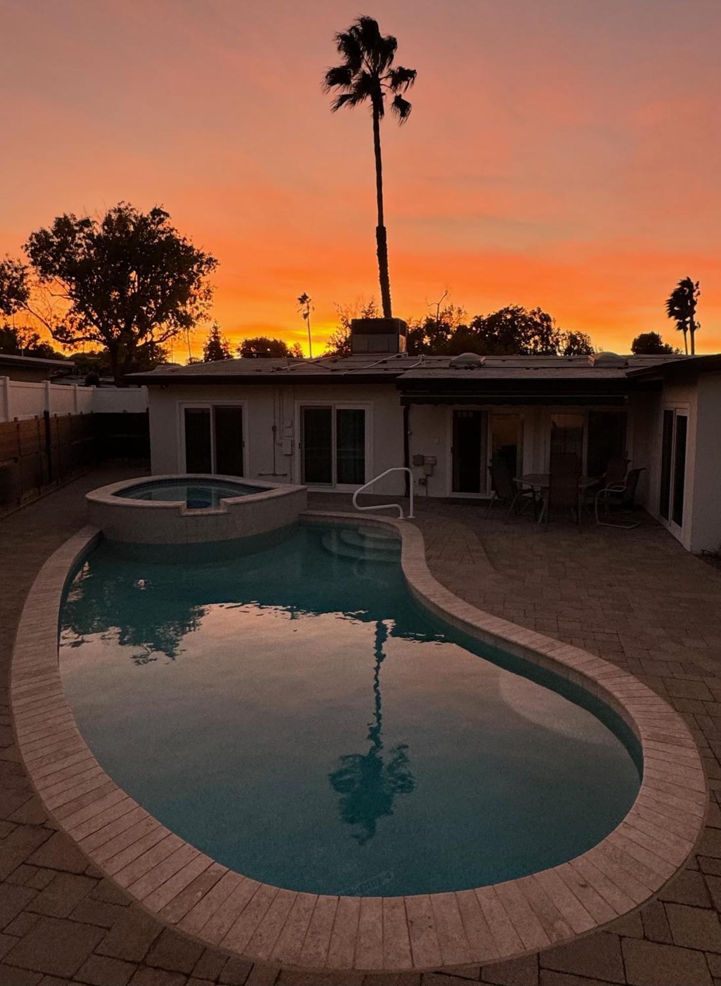 Encino Oasis
