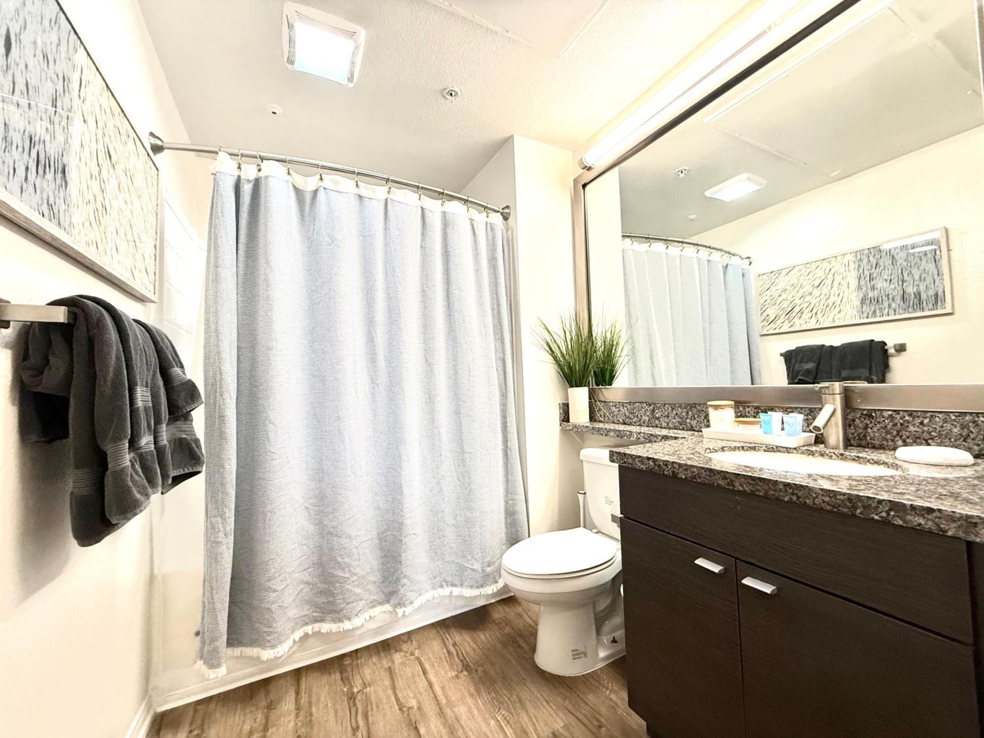 Apartment Spacious And With A Pool View *