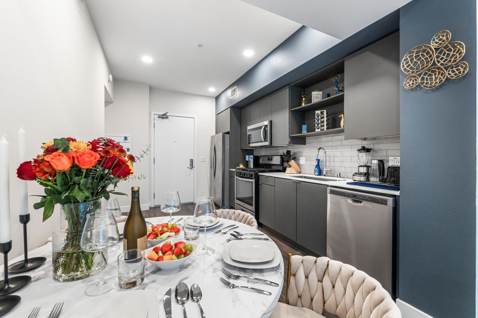 Trendy 2bd Haven In Hollywood! Parking & Pool