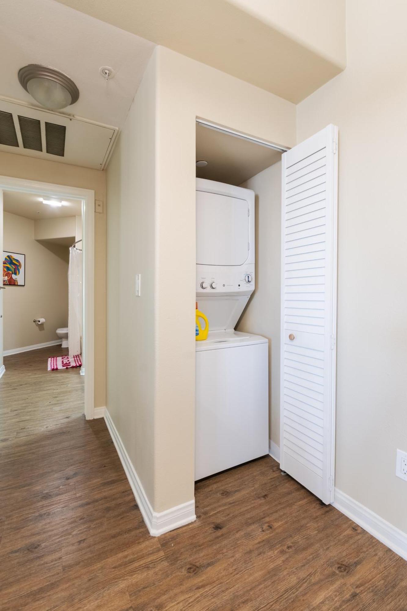 Marina Del Rey Getaway, Free Parking, Pool, Hot Tub Apartment