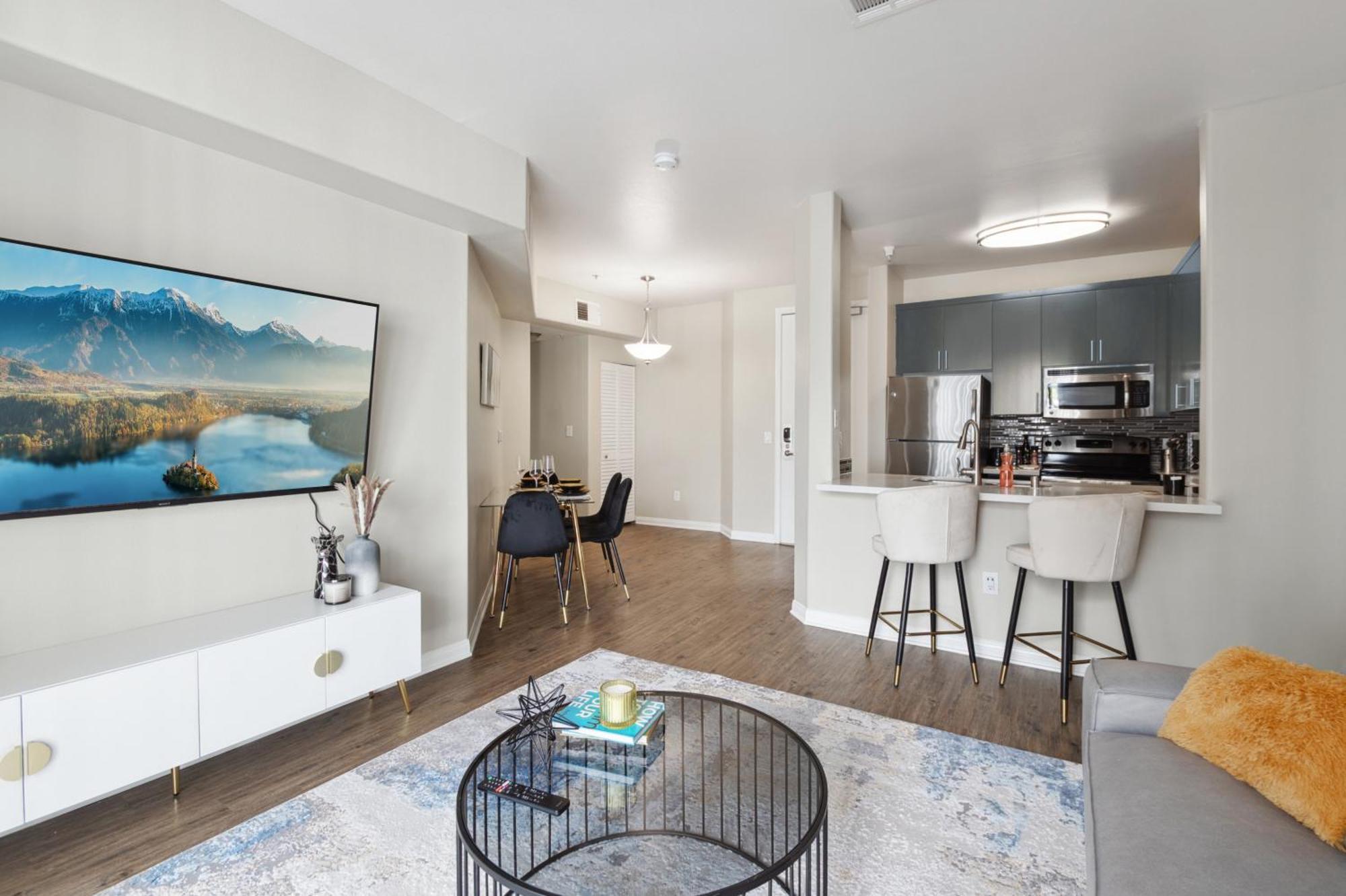 Apartment Marina Del Rey Getaway, Free Parking, Pool, Hot Tub
