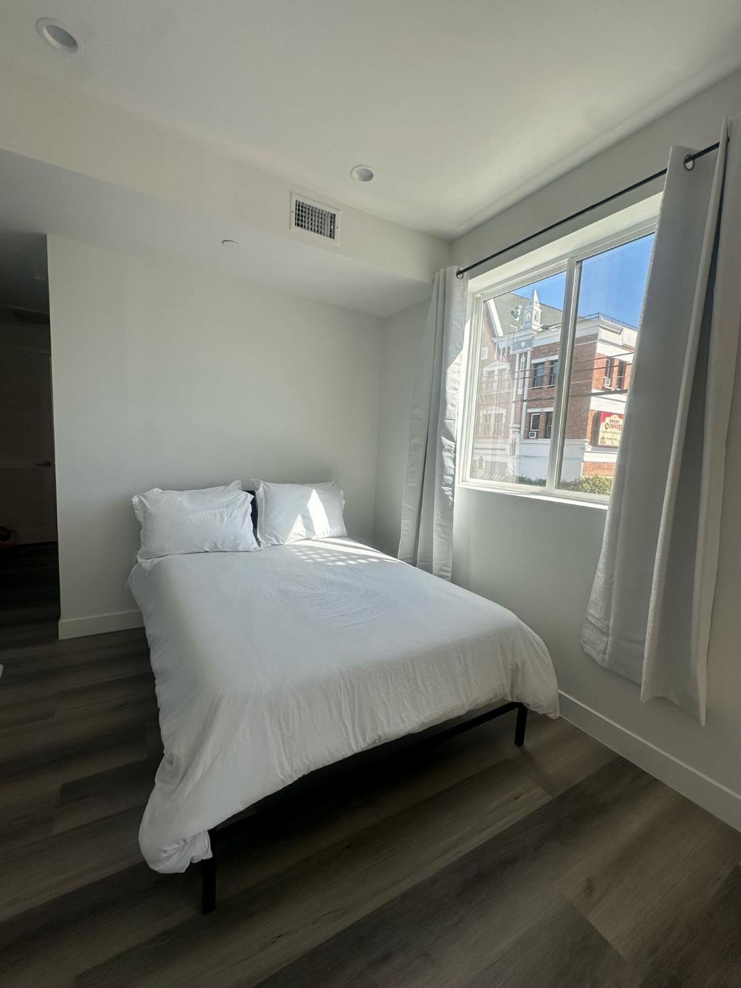 Amazing Hollywood Free Parking & Wifi Los Angeles