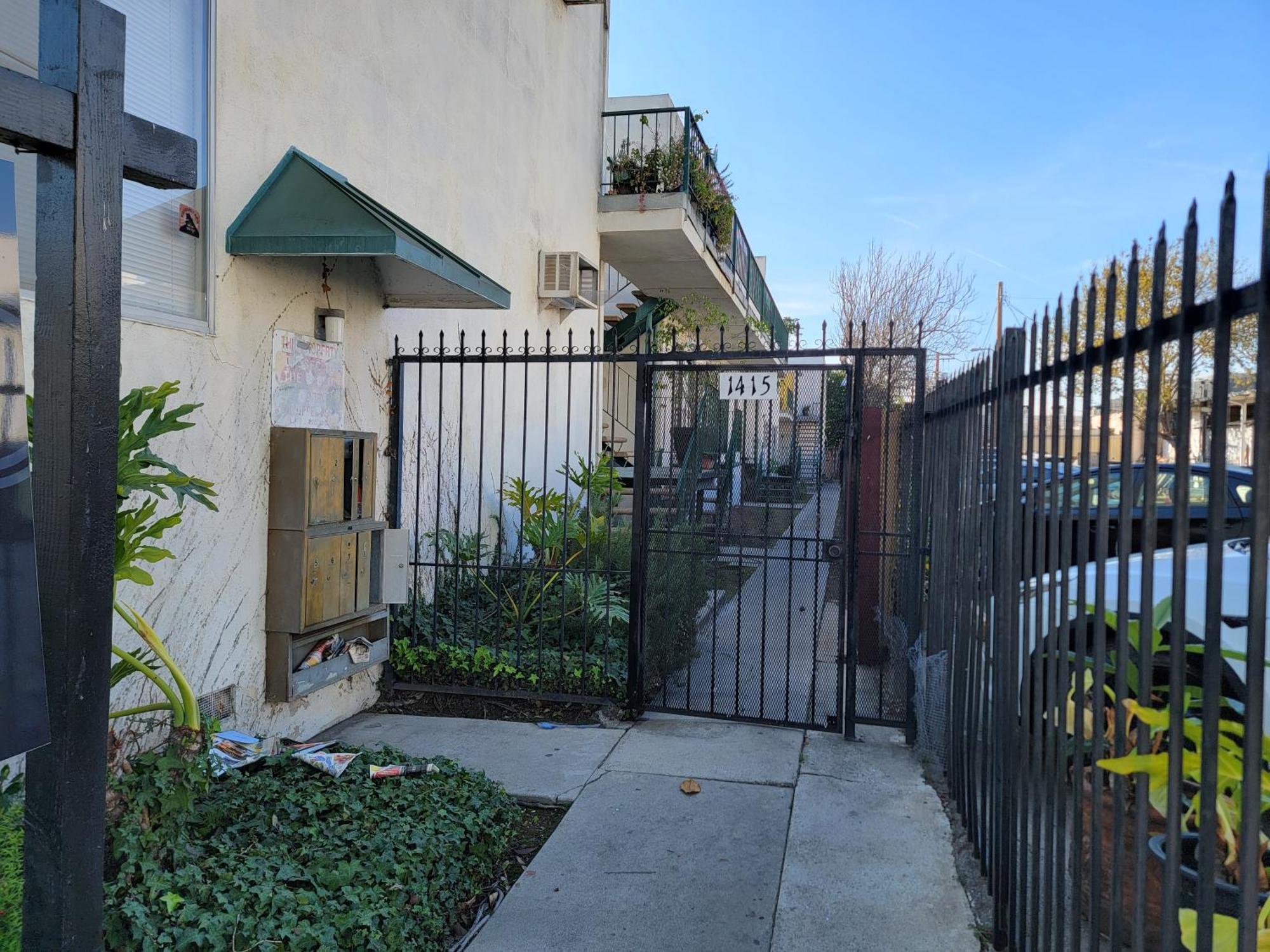 Apartment Spacious 3br & 2ba With Wifi, Tv & Kitchen 5 Mins To Lacma & Academy Museum Of Motion Pictures Los Angeles