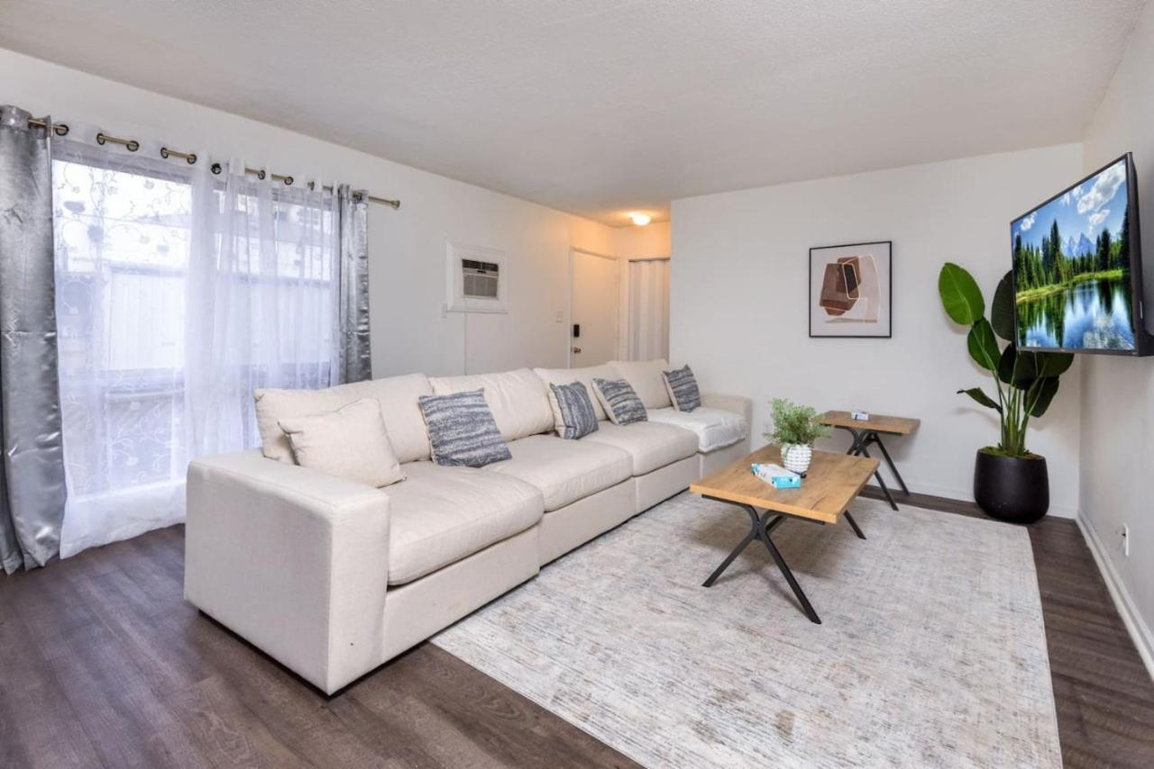 Spacious 3br & 2ba With Wifi, Tv & Kitchen 5 Mins To Lacma & Academy Museum Of Motion Pictures * Los Angeles