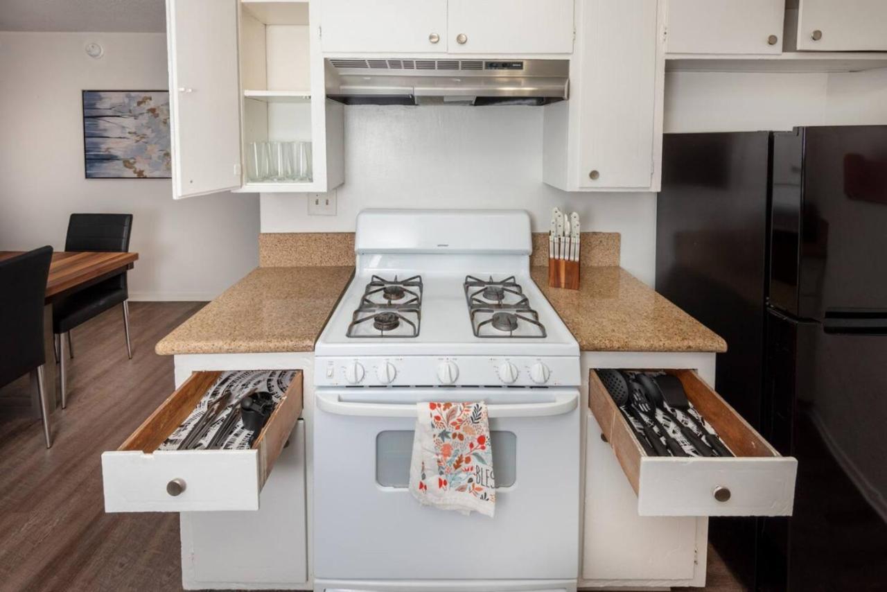 Spacious 3br & 2ba With Wifi, Tv & Kitchen 5 Mins To Lacma & Academy Museum Of Motion Pictures Apartment