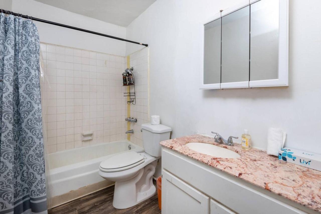 Spacious 3br & 2ba With Wifi, Tv & Kitchen 5 Mins To Lacma & Academy Museum Of Motion Pictures *
