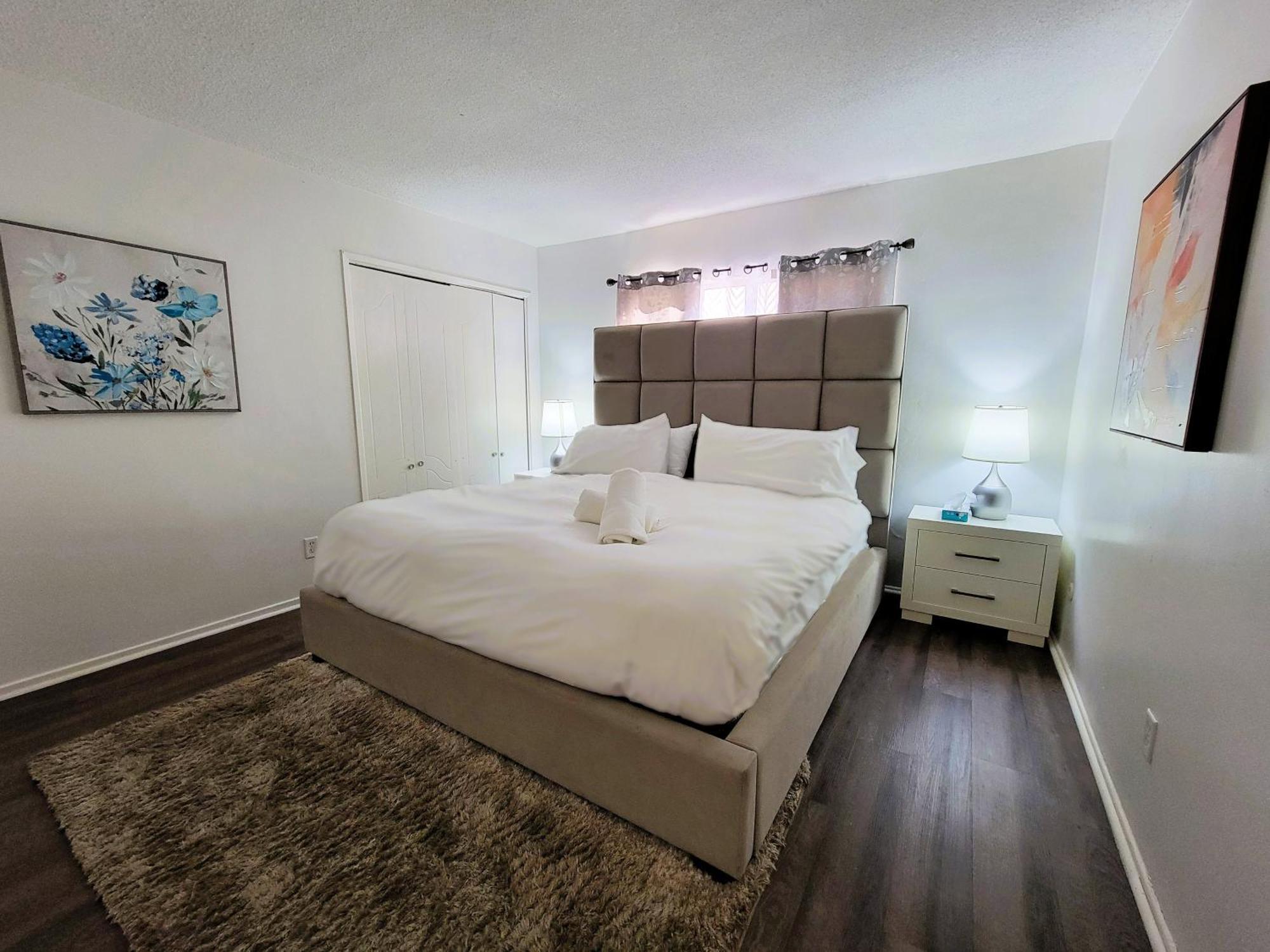 Spacious 3br & 2ba With Wifi, Tv & Kitchen 5 Mins To Lacma & Academy Museum Of Motion Pictures Apartment