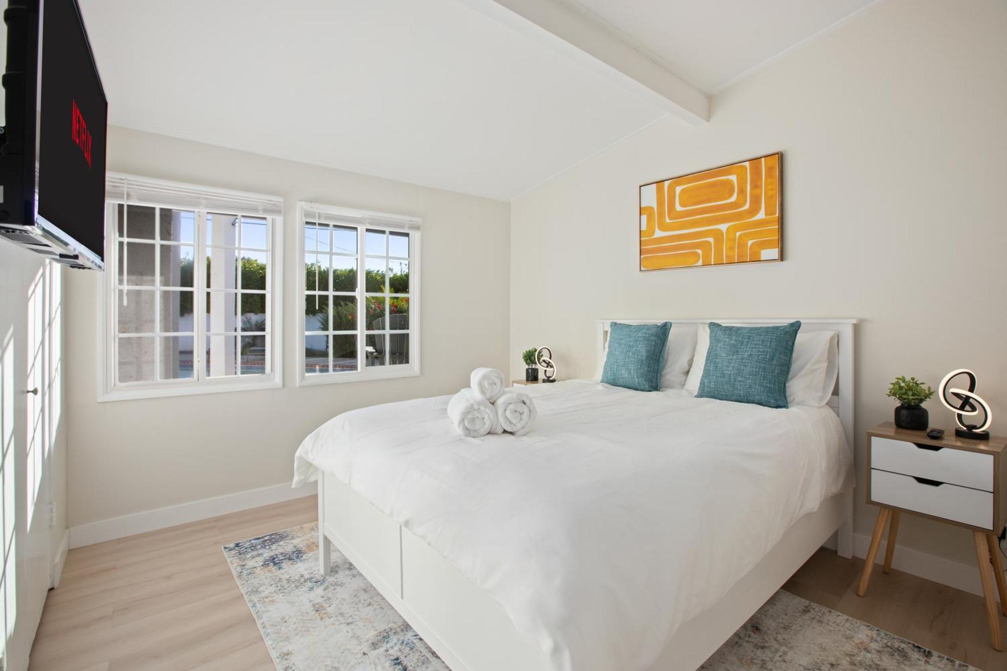 Sunny Socal Escape 3br 2ba Bright With Pool Los Angeles