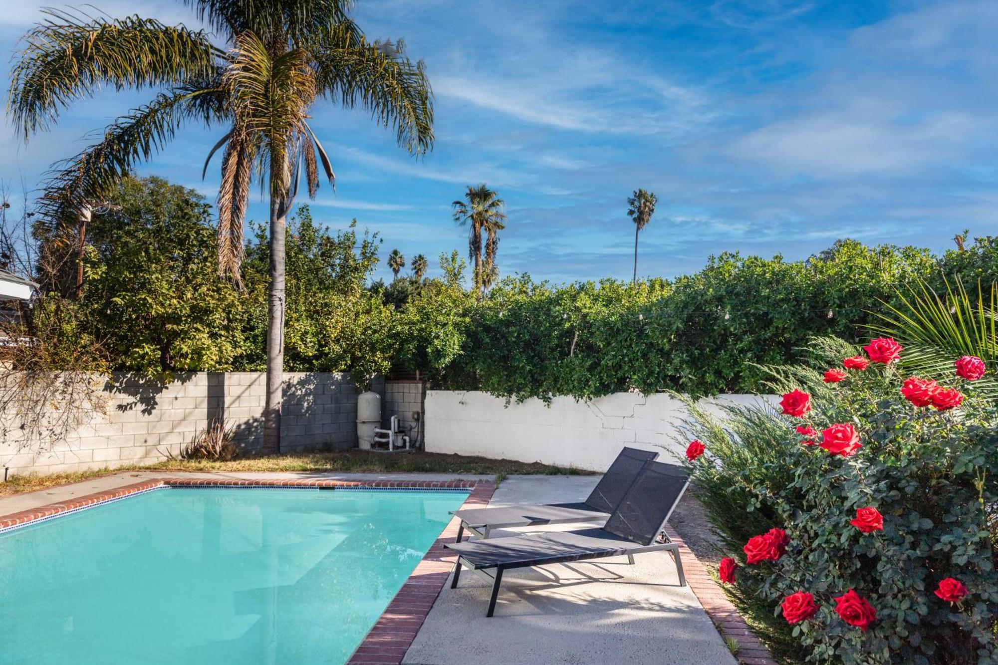 Sunny Socal Escape 3br 2ba Bright With Pool