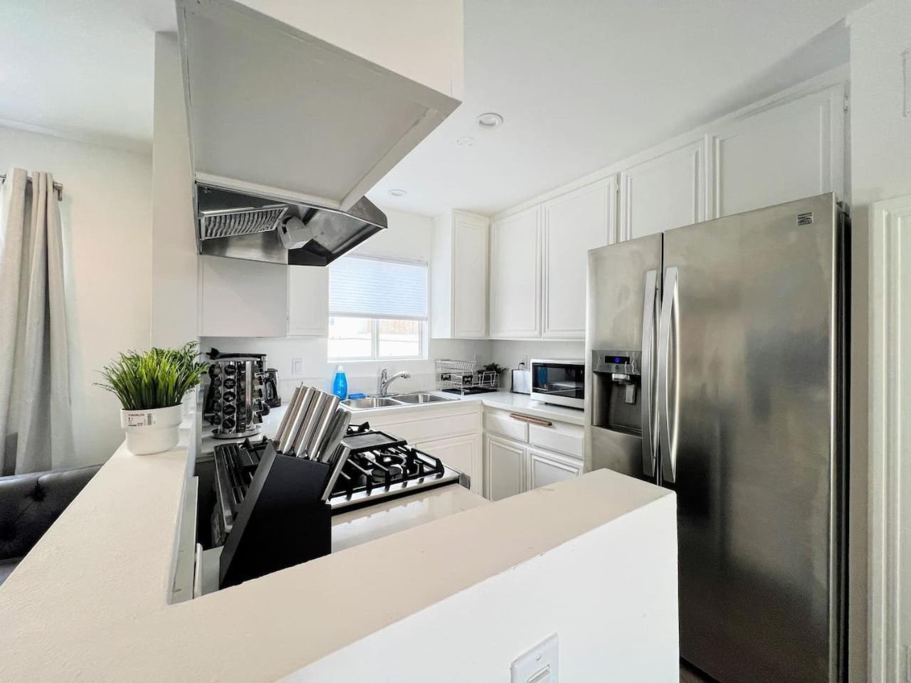 Vibrant Purple 1br Close To Hollywood - Br12 - Bev