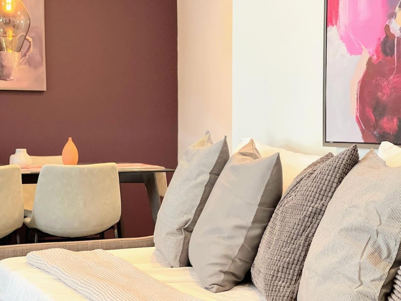 Vibrant Purple 1br Close To Hollywood - Br12 - Bev Holiday home *