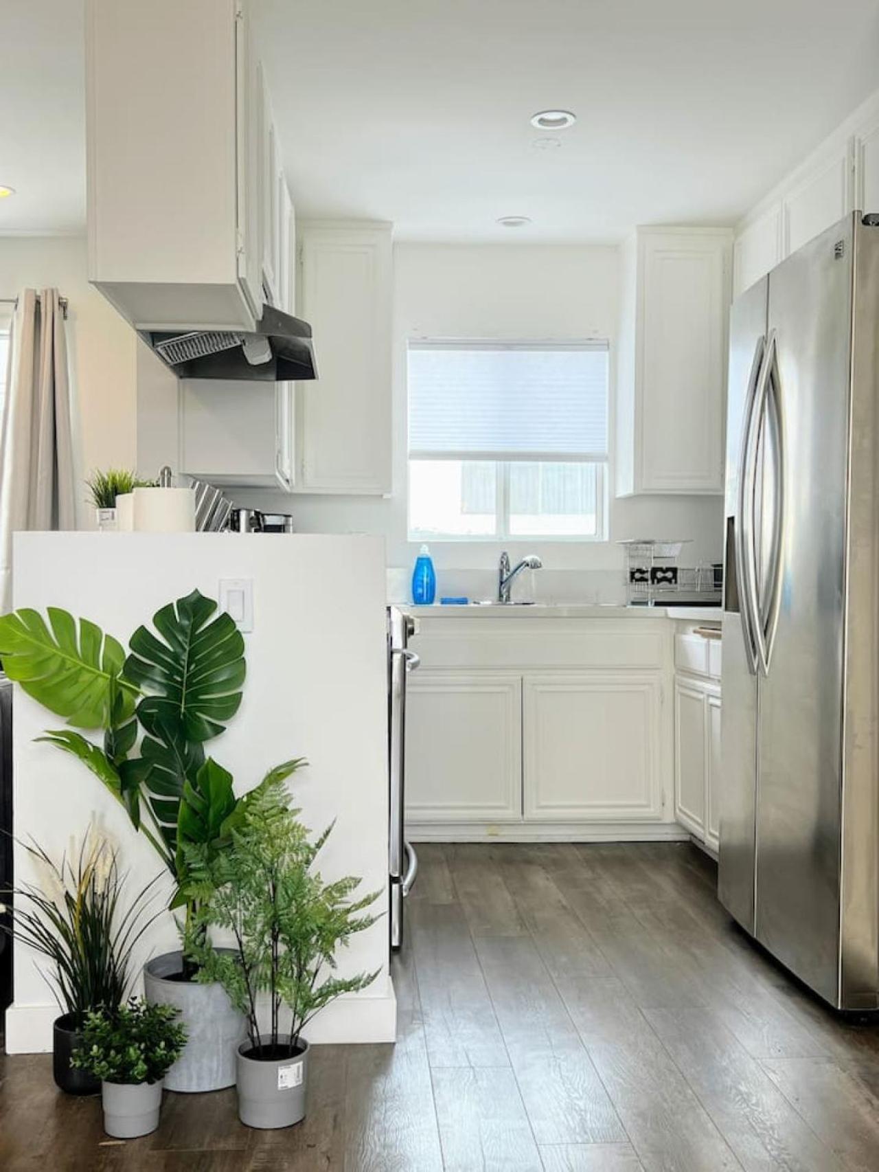 Vibrant Purple 1br Close To Hollywood - Br12 - Bev Los Angeles