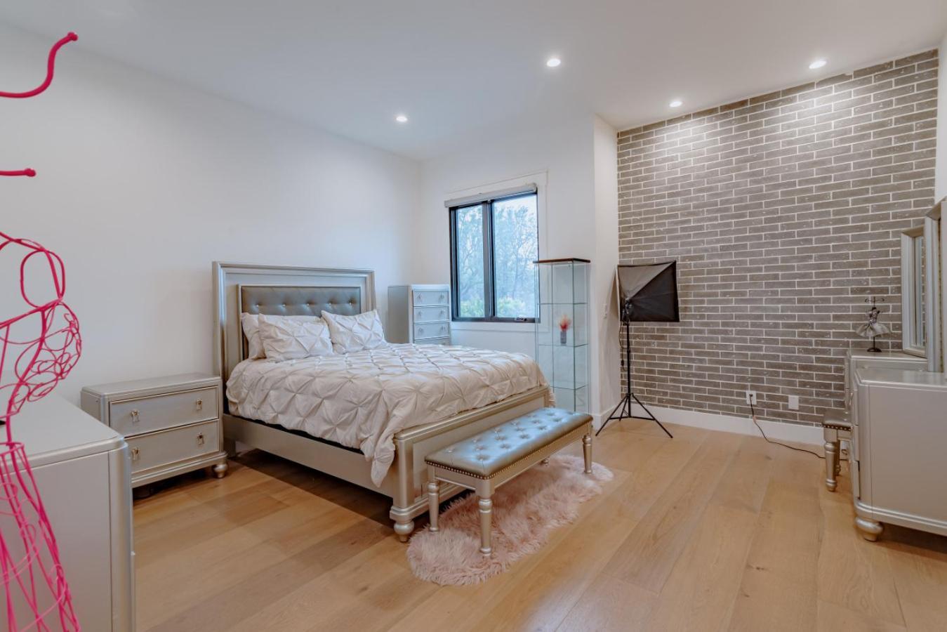 Holiday home Contemporary Elegance Sleeps 16 Pool Hot Tub Los Angeles