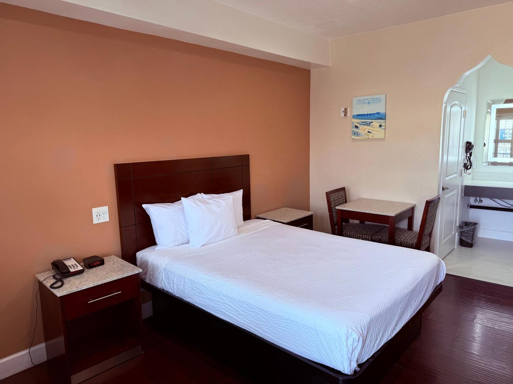 Hotel Travelodge By Wyndham Harbor 2*