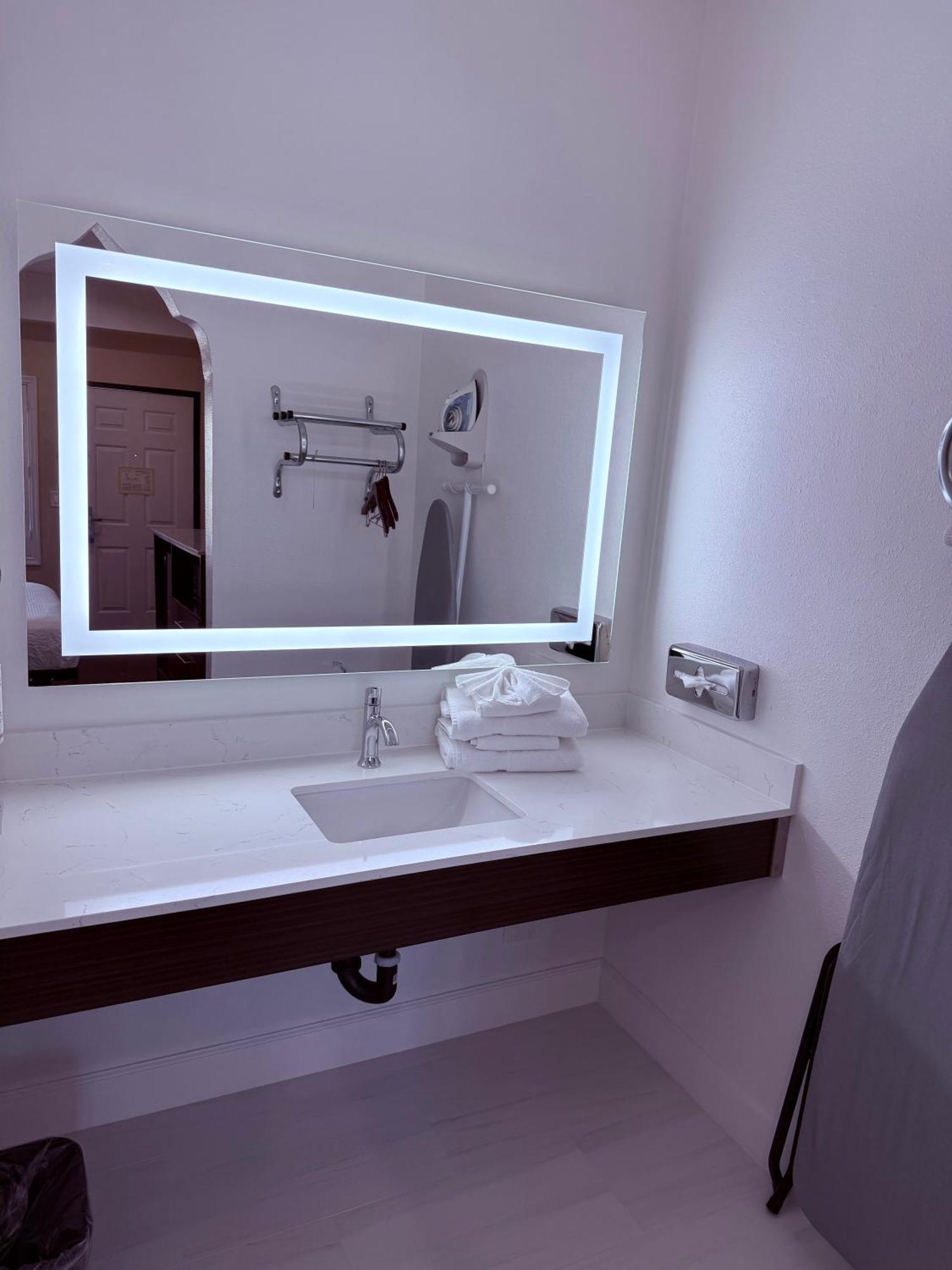 Hotel Travelodge By Wyndham Harbor Los Angeles