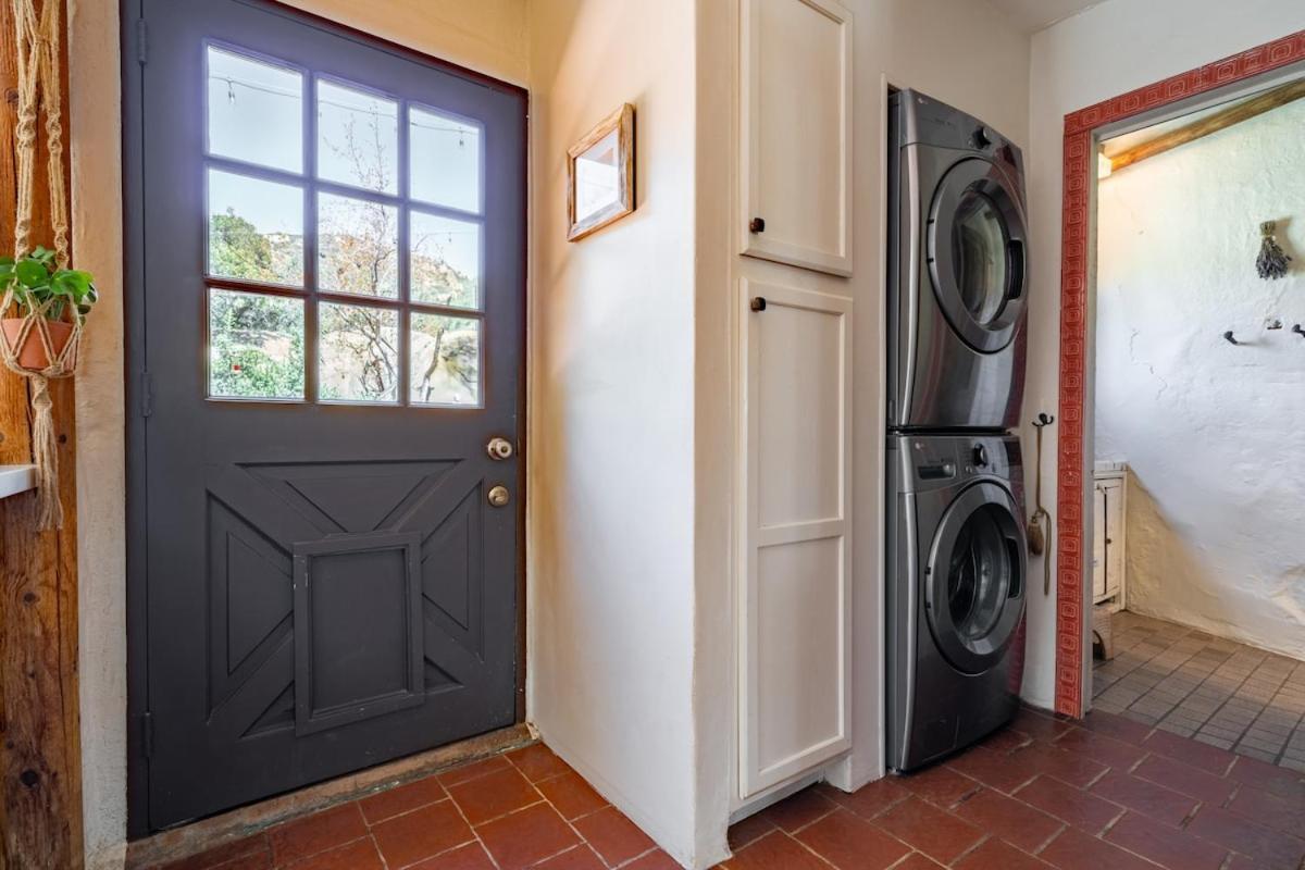 Private Romantic Escape, Hidden Gem W Hot Tub * Los Angeles