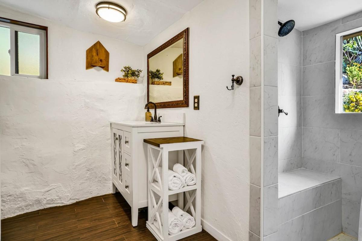 Private Romantic Escape, Hidden Gem W Hot Tub *
