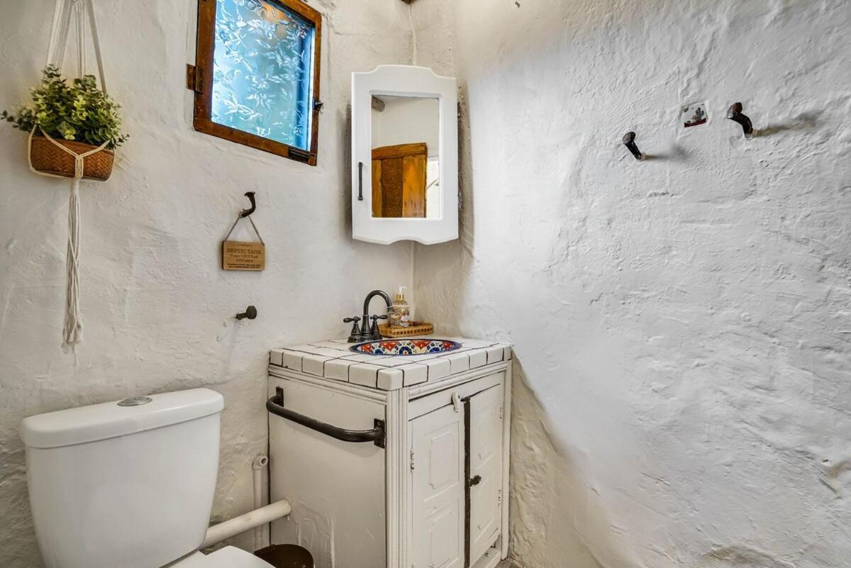 Private Romantic Escape, Hidden Gem W Hot Tub Holiday home *