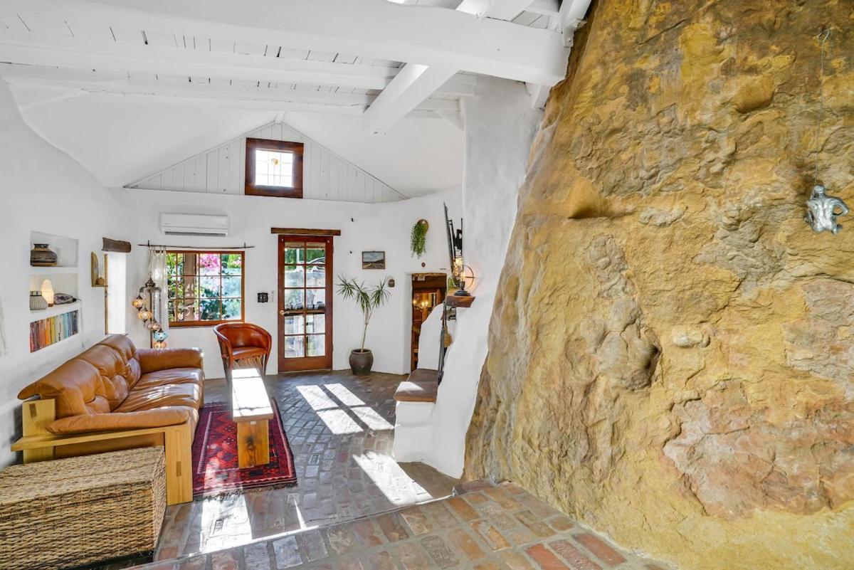 Private Romantic Escape, Hidden Gem W Hot Tub * Los Angeles