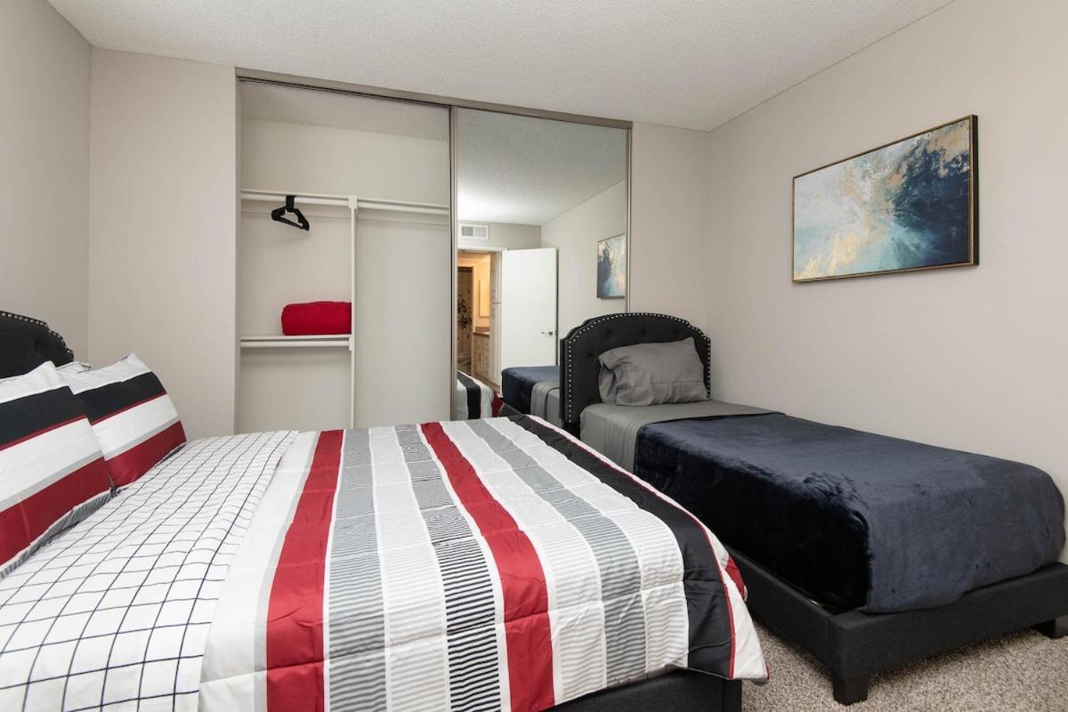 Stylish 2-bedroom With Rooftop Pool And Hollywood Views
