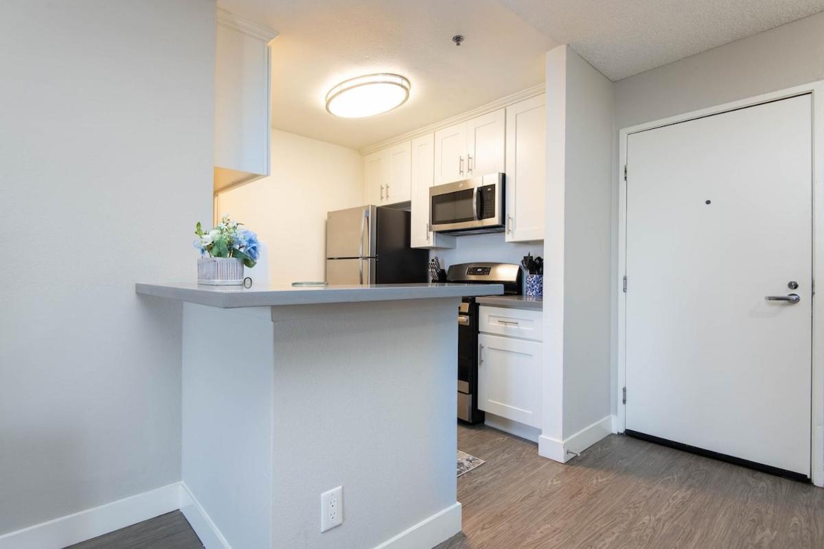 Stylish 2-bedroom With Rooftop Pool And Hollywood Views Apartment Los Angeles